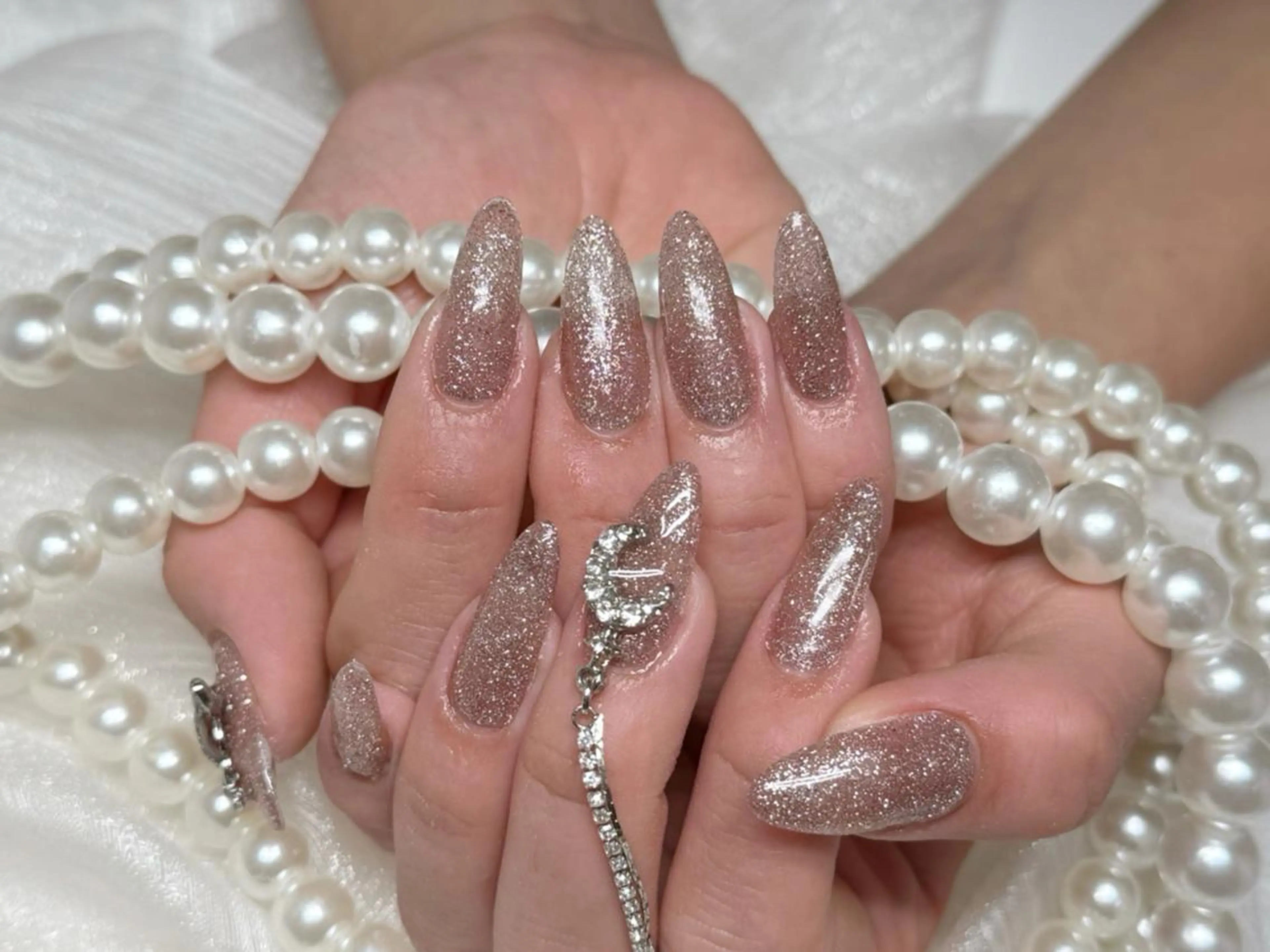 ネイル 長さ出し フレンチネイル キラキラネイル マグネットネイル ニュアンスネイル Lucky nail salonのネイルデザイン