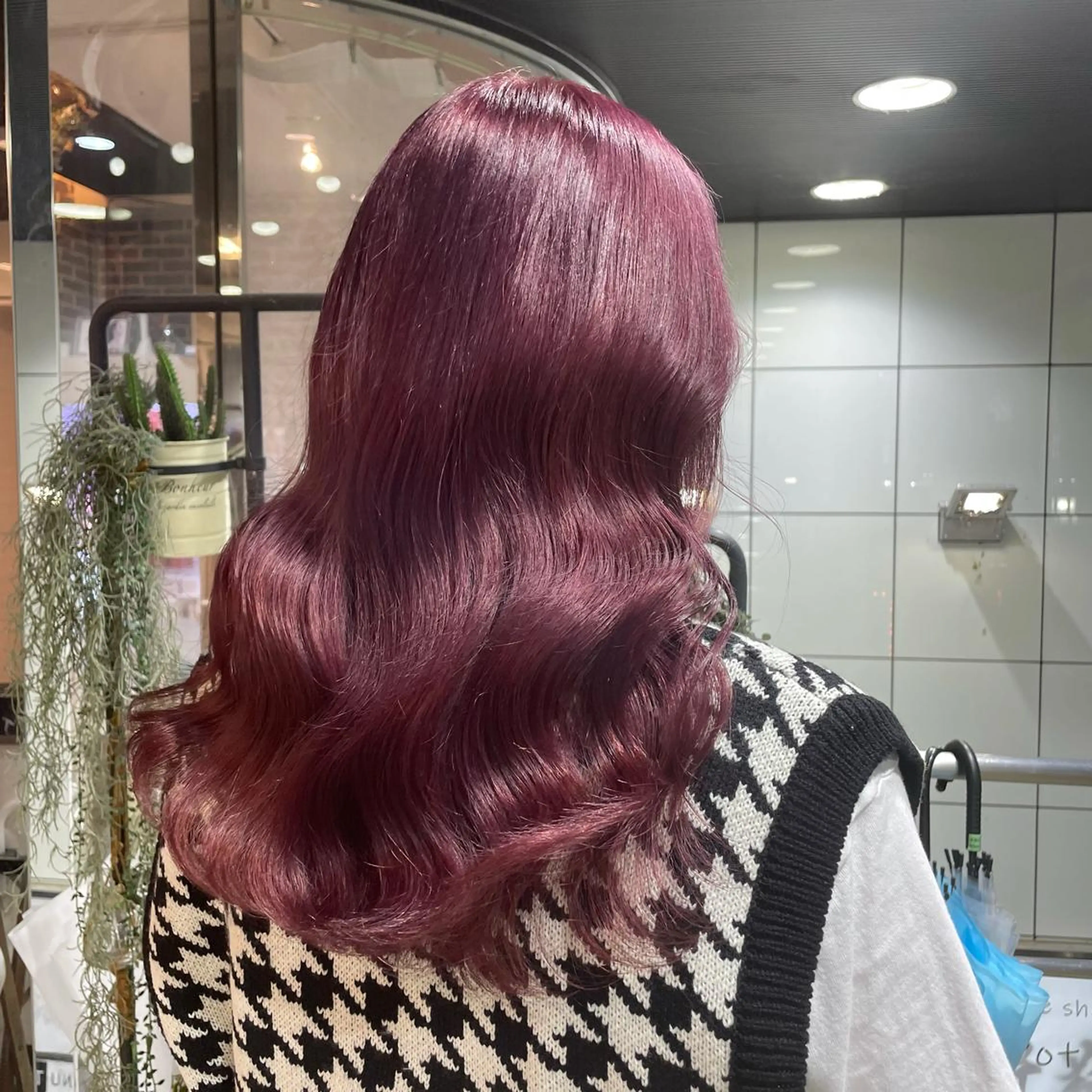 ロング カラー カシス ピンクカラー aya/小顔レイヤー /柔らかカラーのヘアスタイル