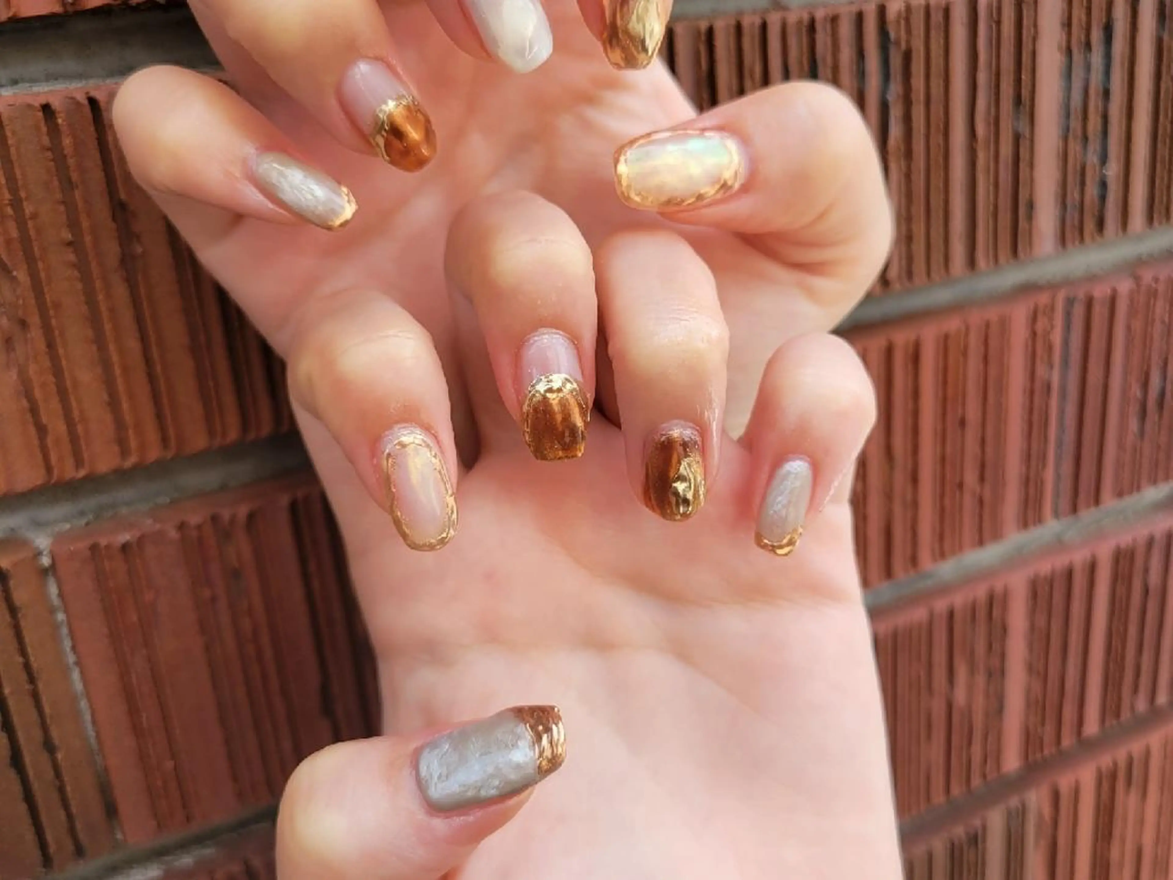 ネイル ブラウン ミラーネイル 櫛の屋浜口店所属・櫛の屋浜口店 sumireのネイルデザイン