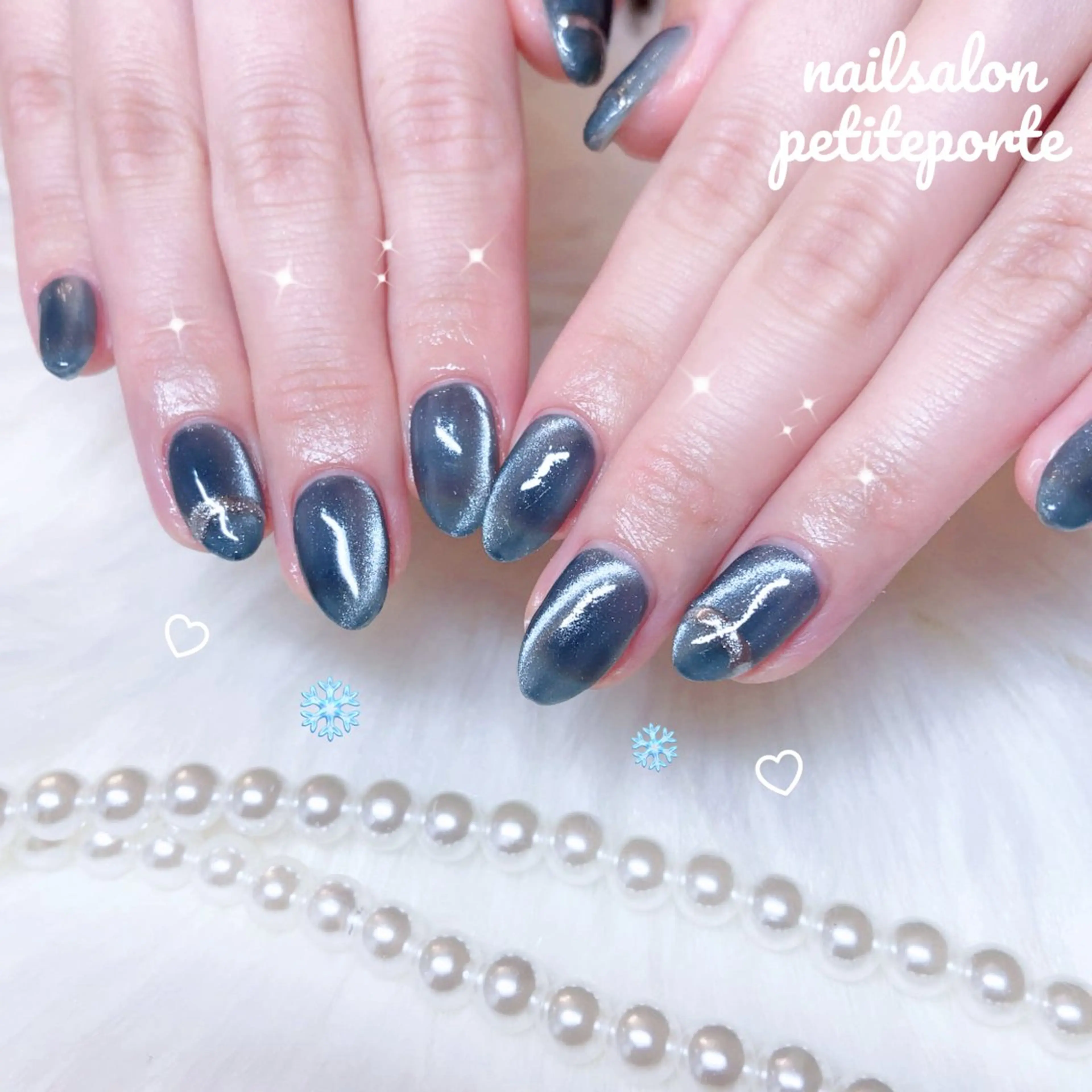 ネイル アートネイル ブルー 氷ネイル・うるうるネイル マグネットネイル シルバー ハンドネイル nailsalon petite porte所属・petite porteのネイルデザイン