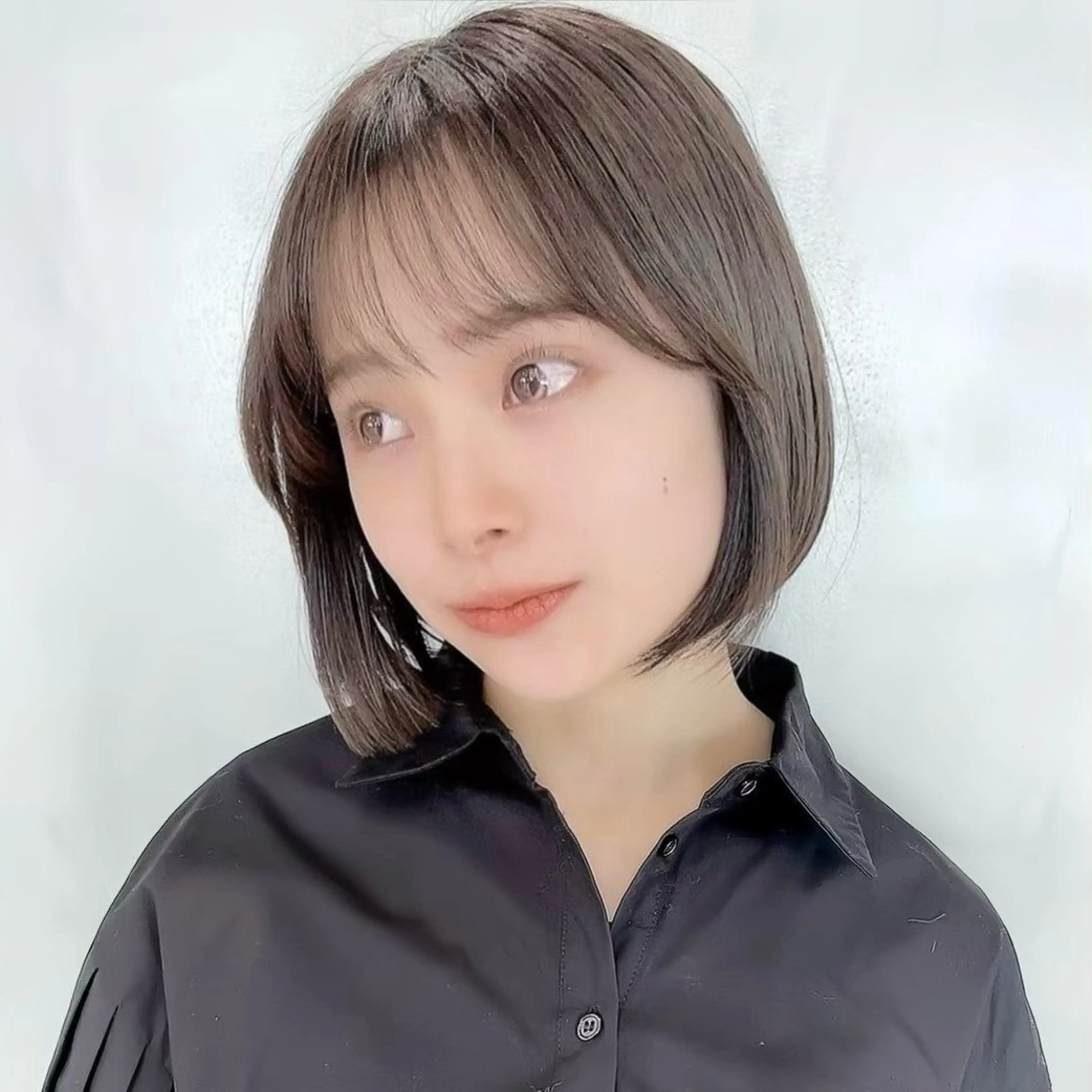 ミディアム ショート/レイヤー/ 縮毛矯正/ 渡邊莉玖のヘアスタイル