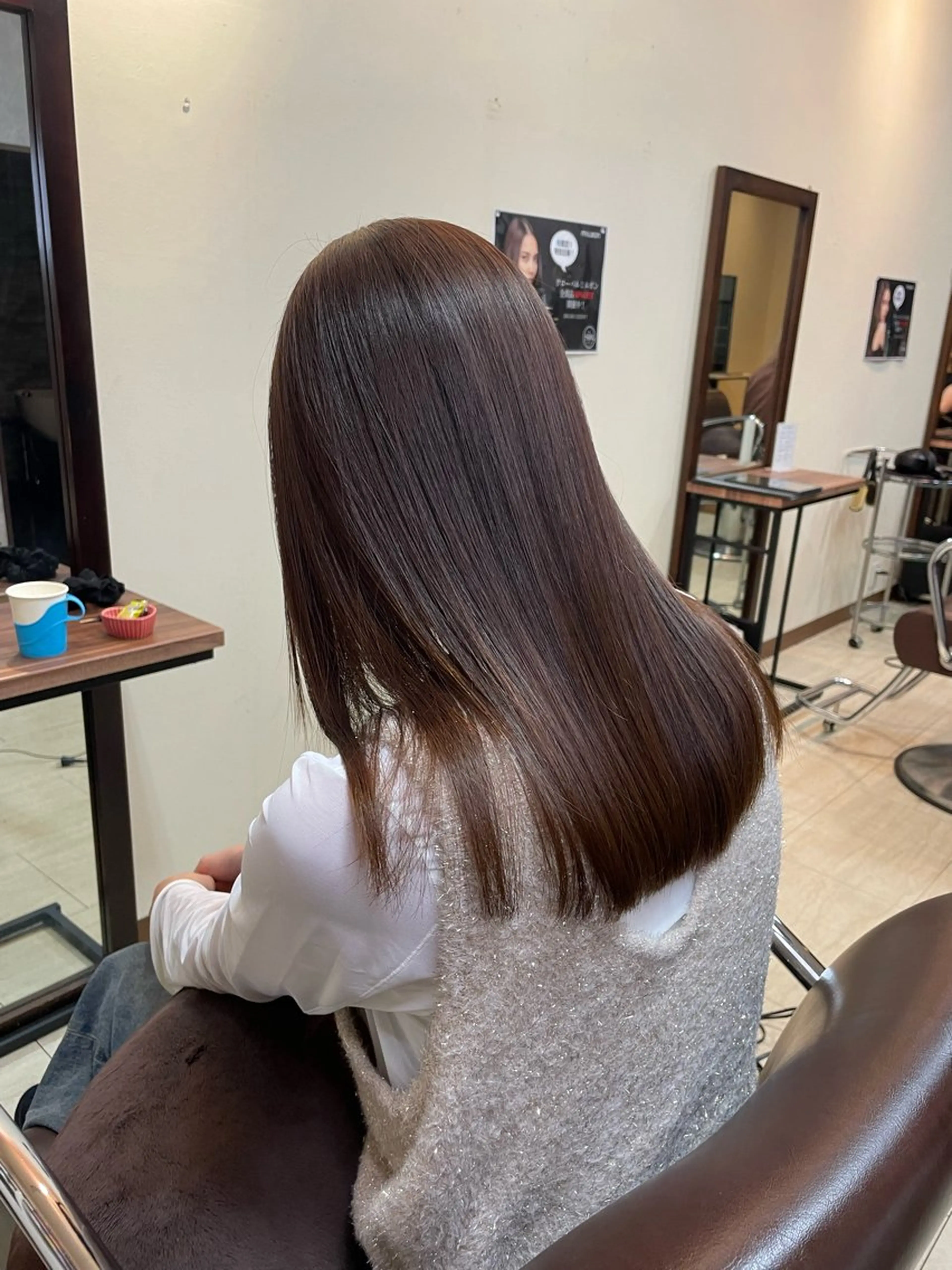 ミディアム カラー ヘアアレンジ 縮毛矯正 酸性ストレート 縮毛矯正 mika｜ブルーカラ ー｜ハイトーンカラーのヘアスタイル