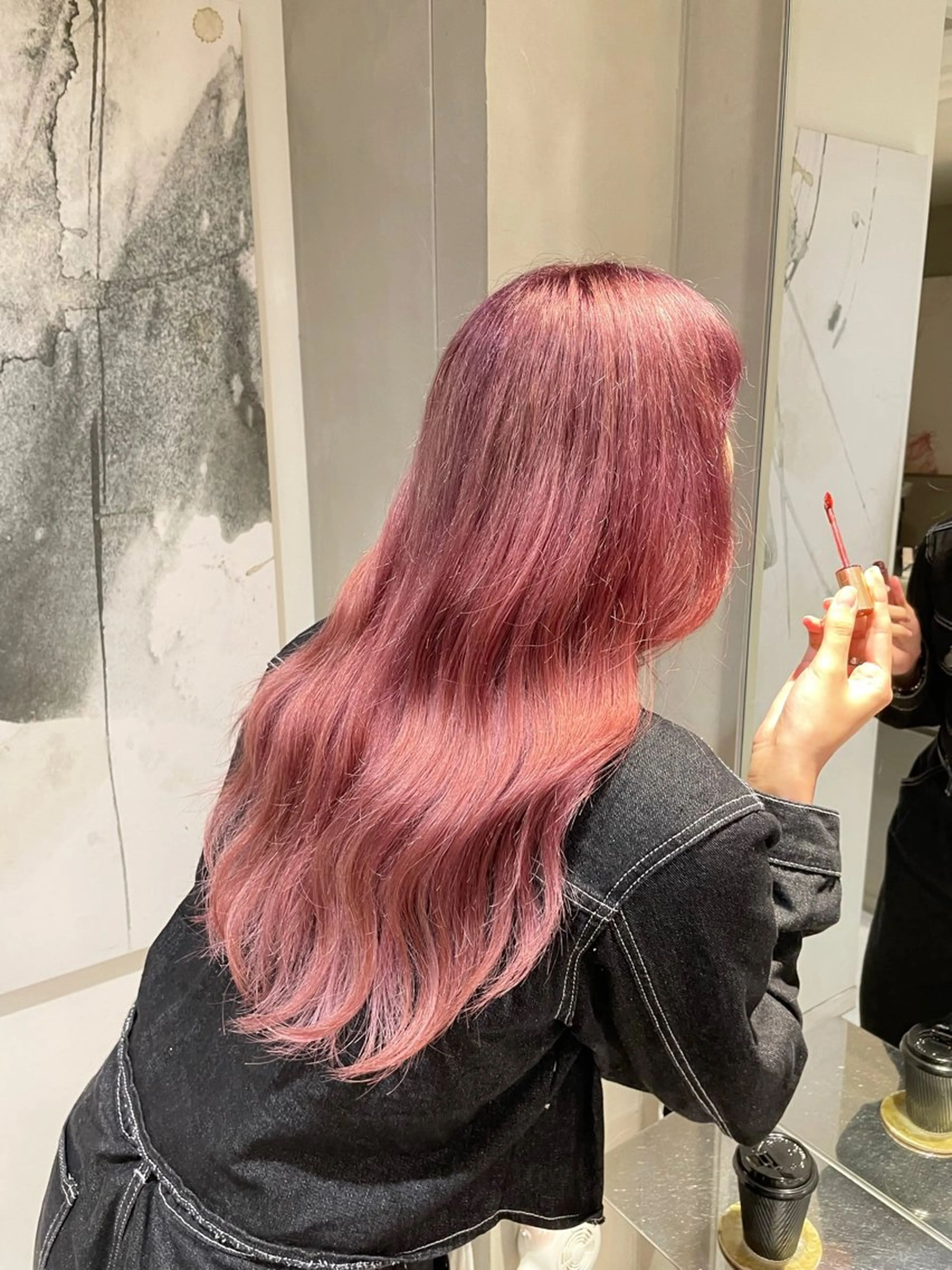 ロング カラー ヘアアレンジ ブリーチ ピンクカラー ヘアカラー トリートメント ヘッドスパ ヘアセット 艶髪/レイヤーカット 🐣misakiのヘアスタイル