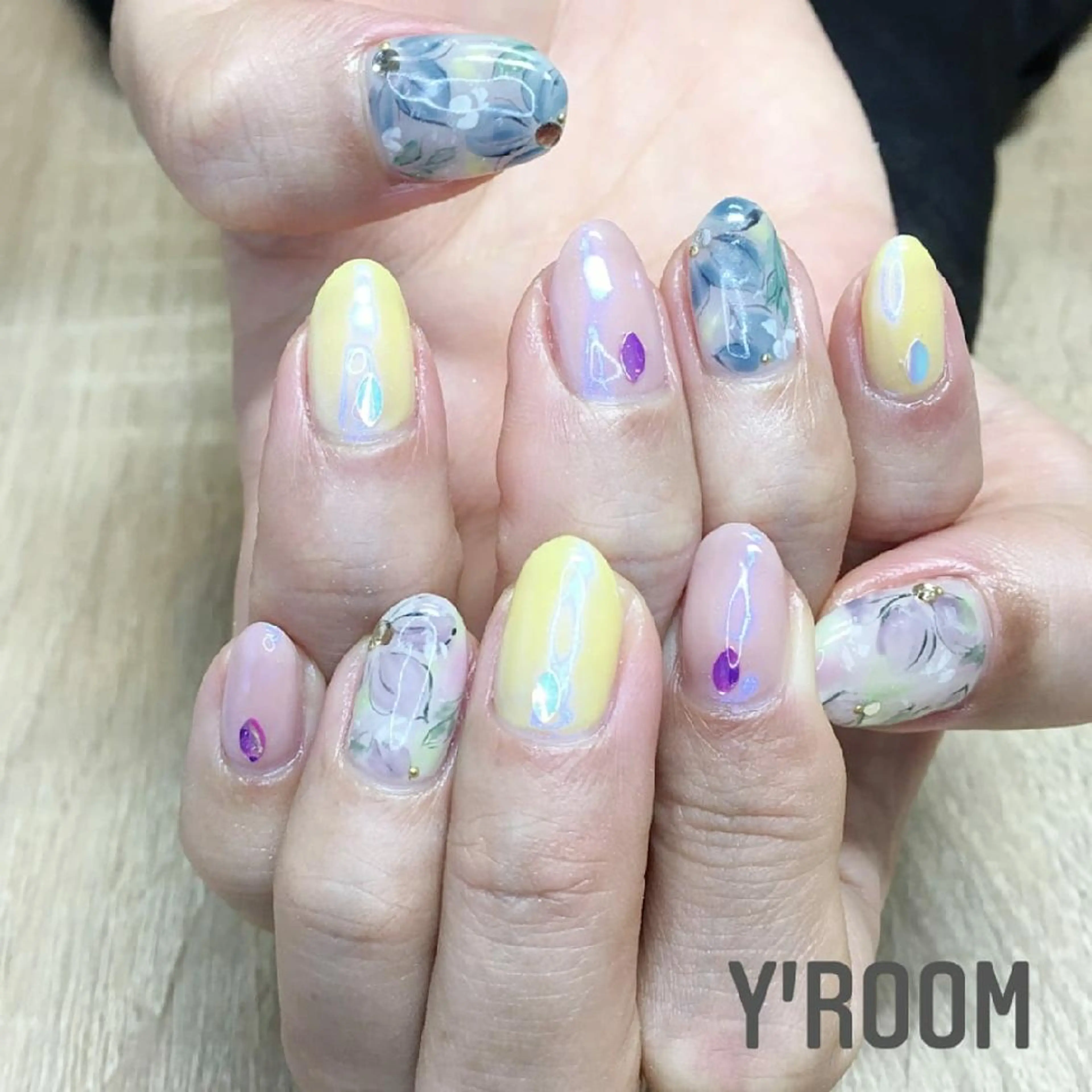 ネイル アートネイル オーロラネイル フラッシュネイル ジェルネイル マグネットネイル YUKA （ネイリスト）のネイルデザイン