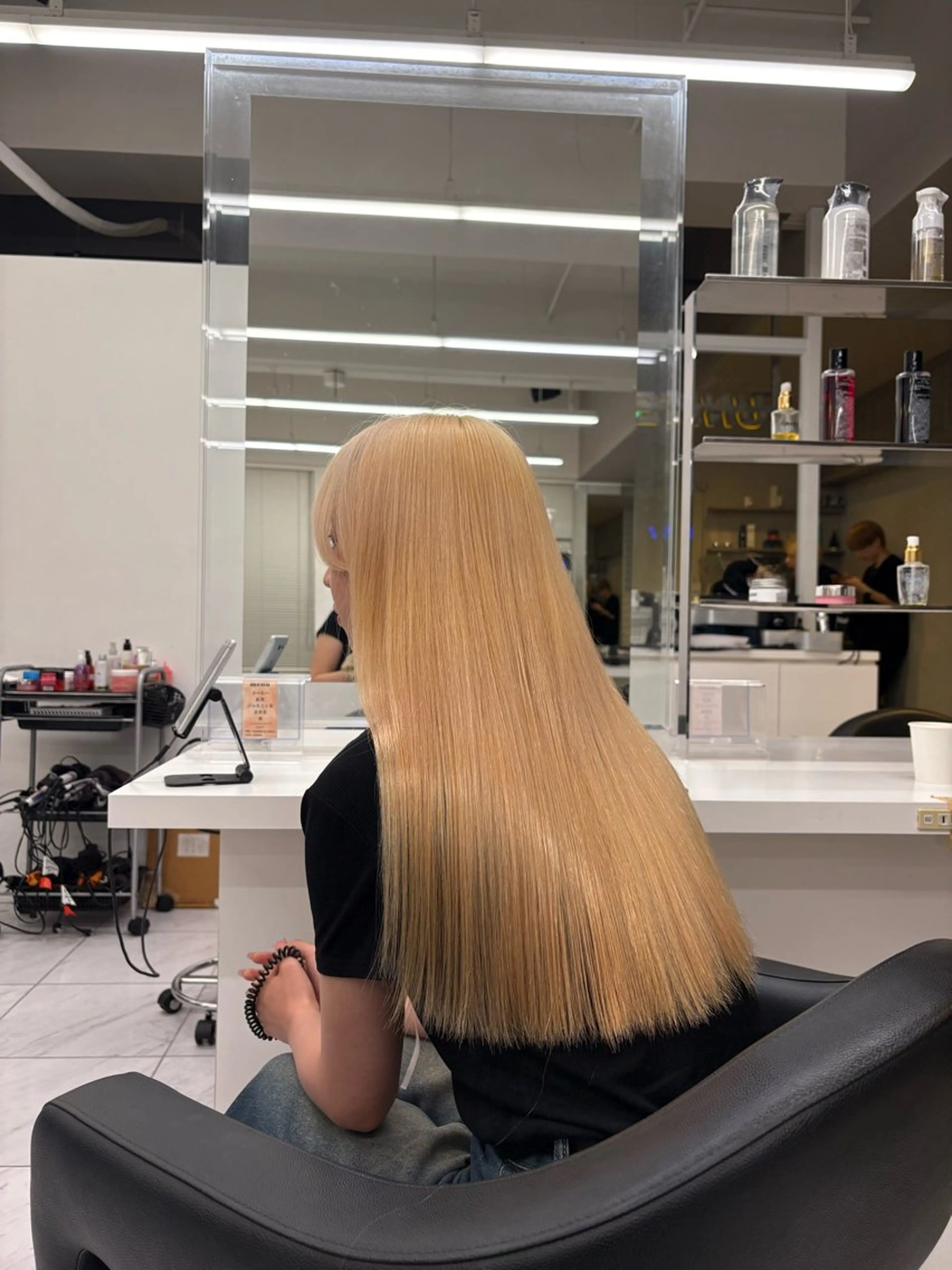 カラー ヘアカラー 透明感ベージュ🤎 ナチュラルレイヤーのヘアスタイル