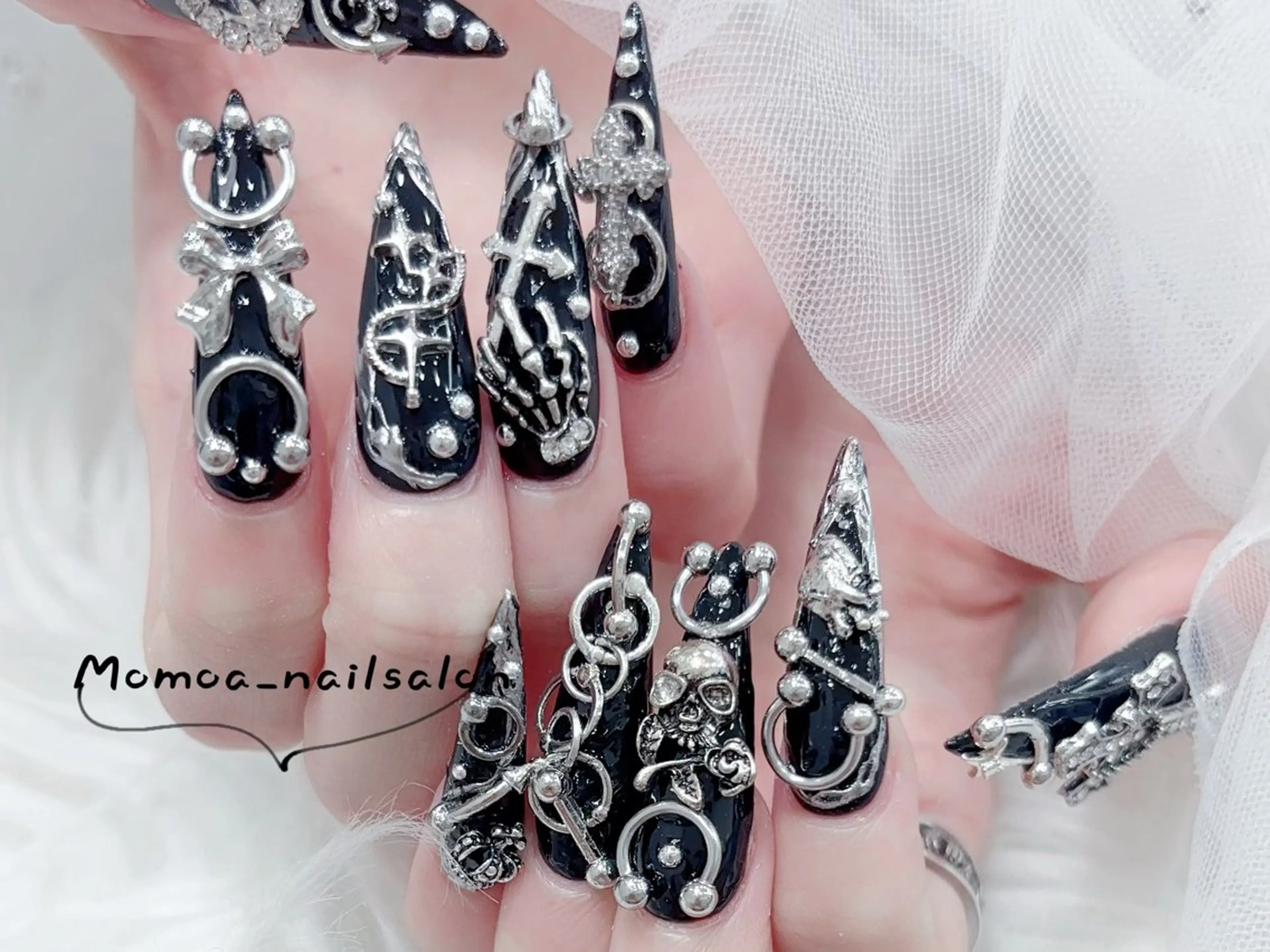 ネイル ハロウィン キラキラネイル 韓国ネイル スカルプネイル ハンドネイル MoMoA Nail ネイル長さ出し専門店のネイルデザイン