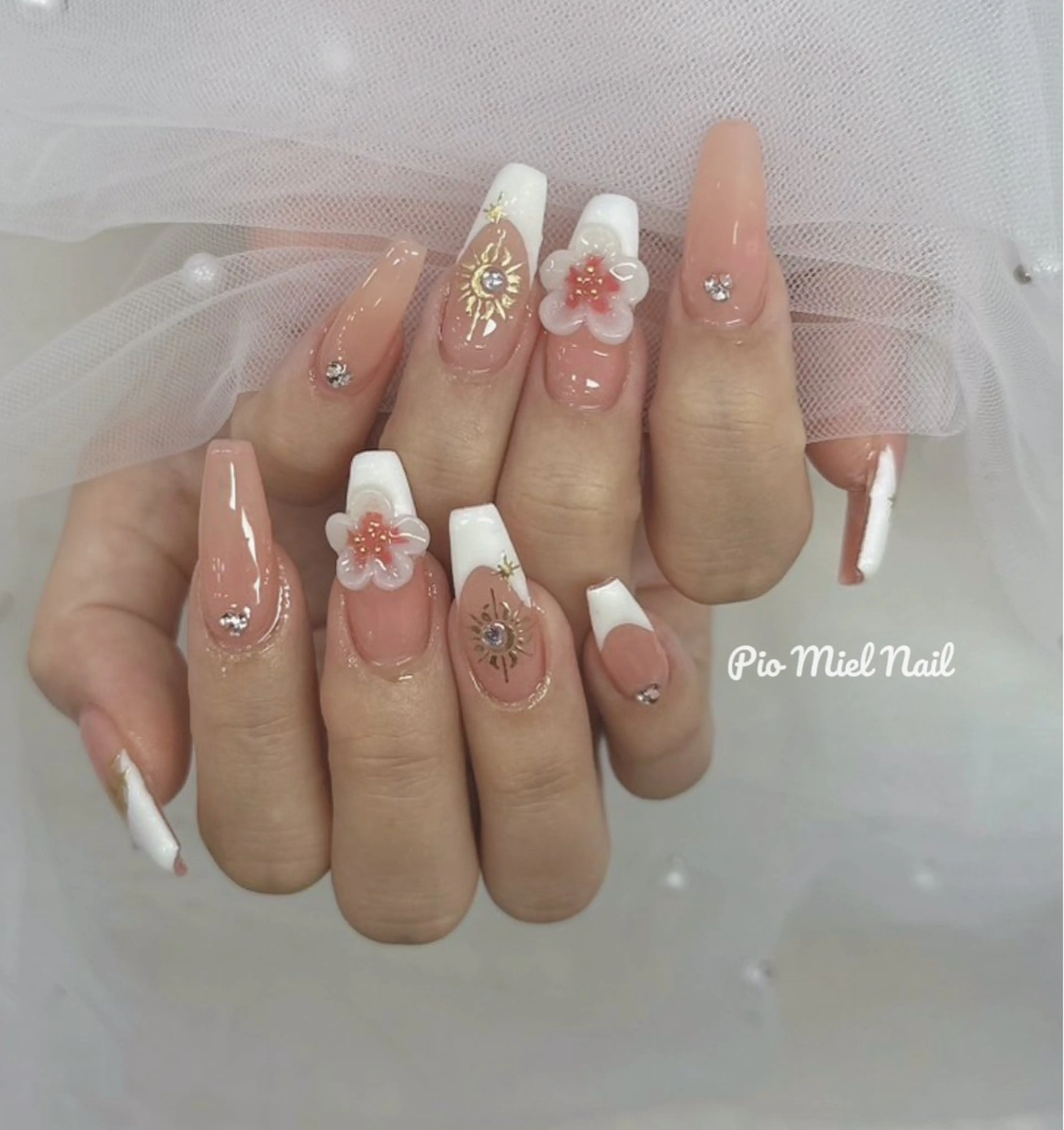 ミディアム ハンドネイル Pio Mielのネイルデザイン