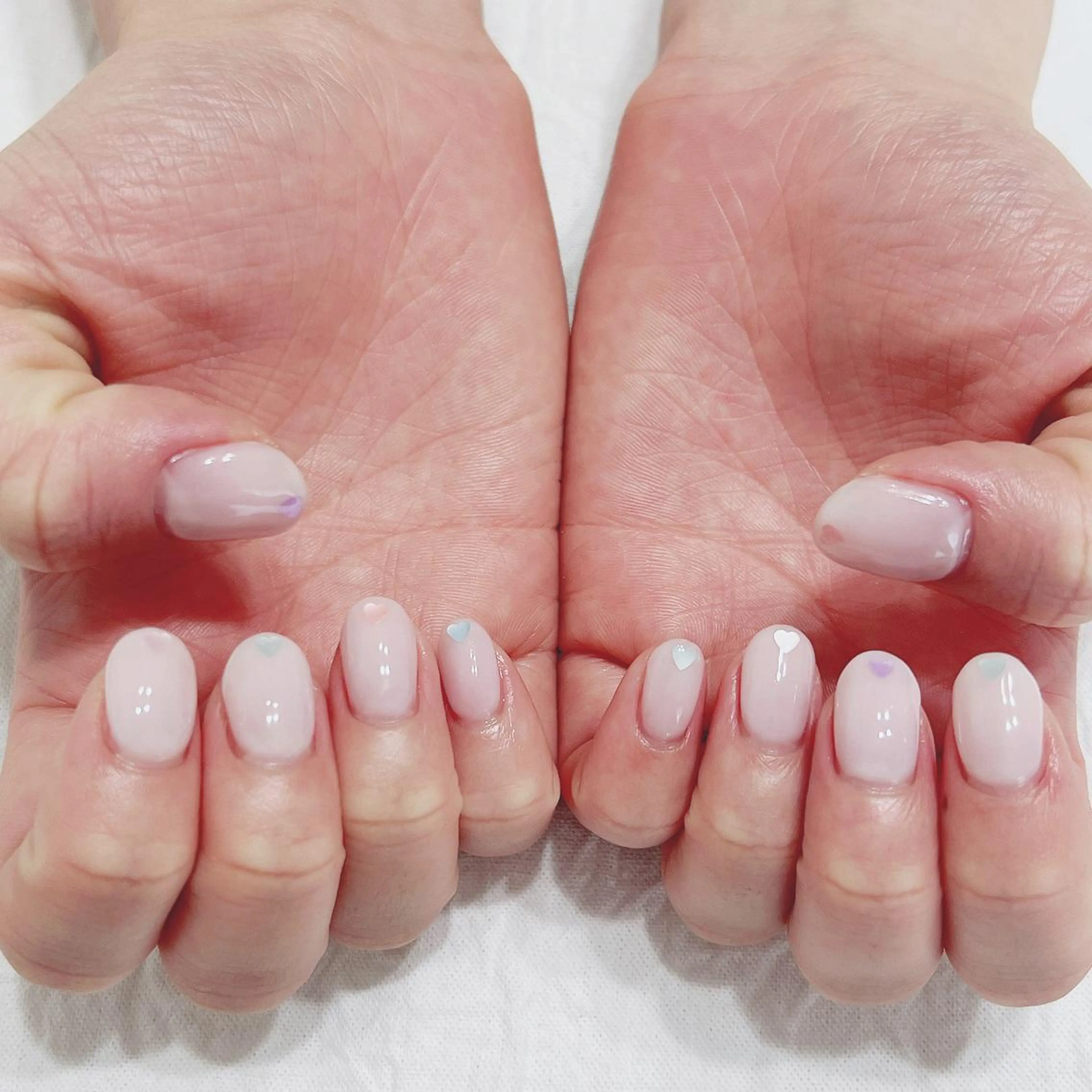 ネイル ハート ホログラムネイル ホワイト ハンドネイル peaberry nailのネイルデザイン