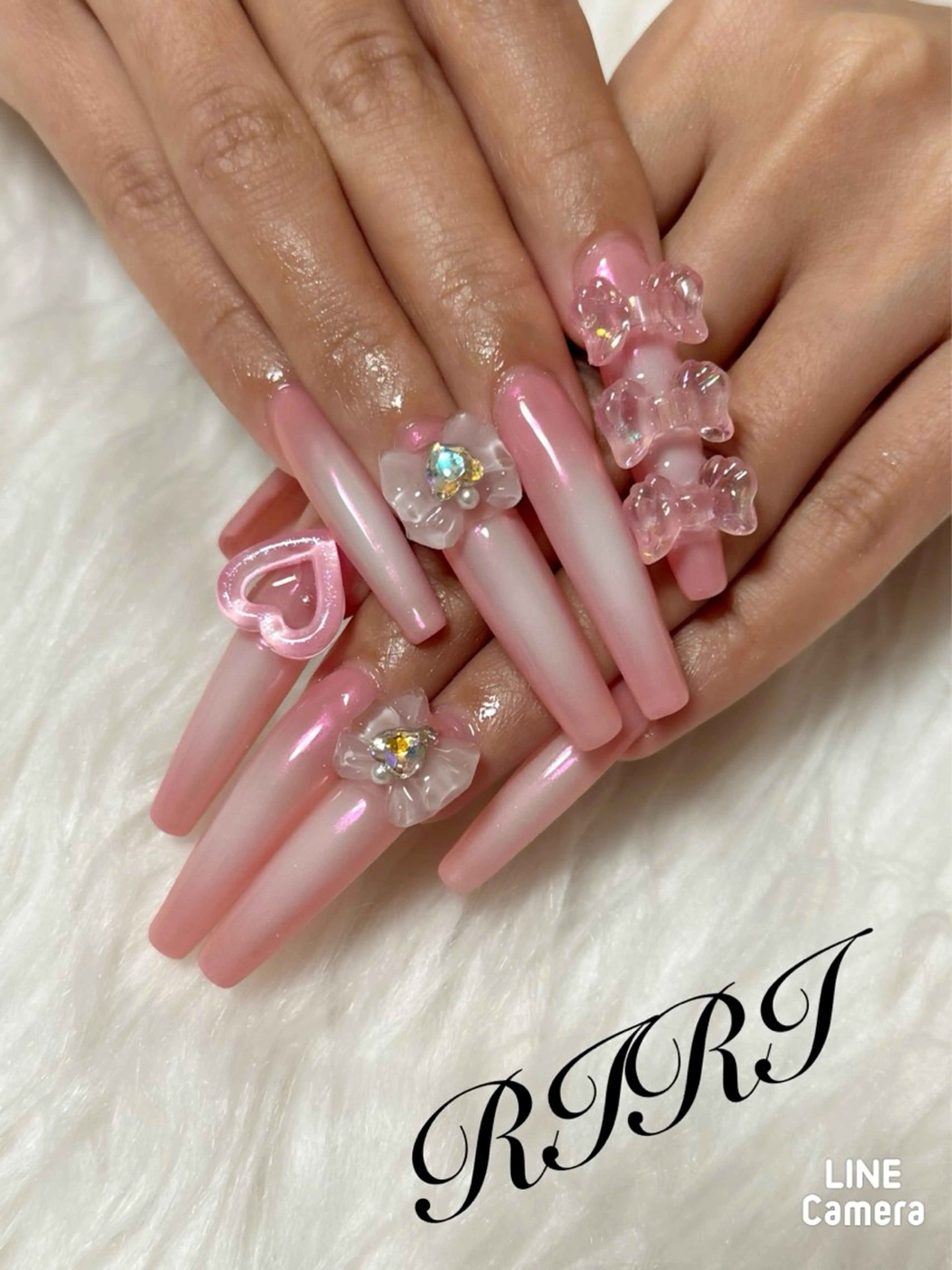 ネイル オーロラネイル チークネイル ジェルネイル ロングネイル ピンク ハンドネイル riri オーナーのネイルデザイン