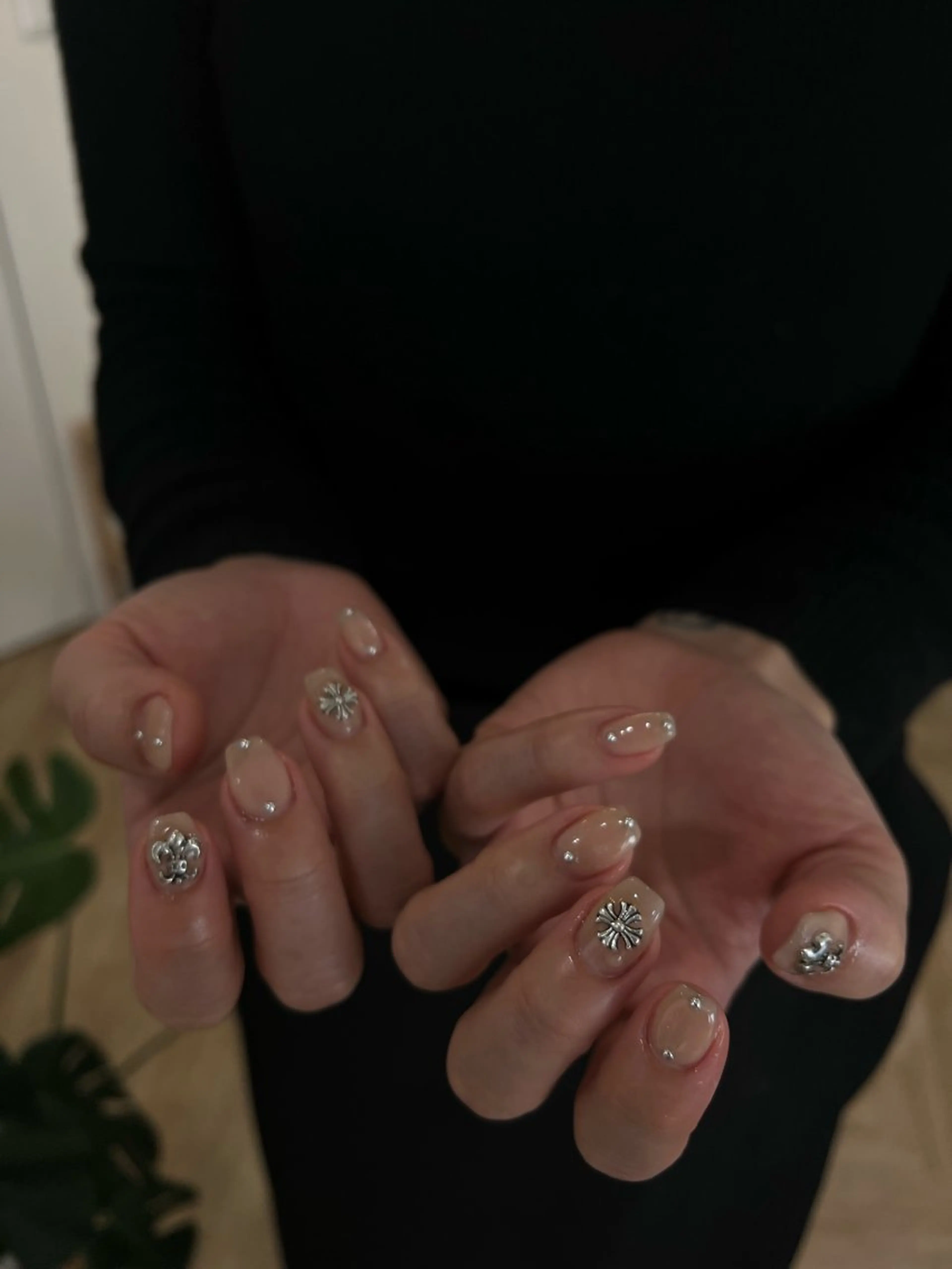 ネイル ハンドネイル フットネイル ハンドケア Nes.Nail所属・Miyagi Asamiのネイルデザイン