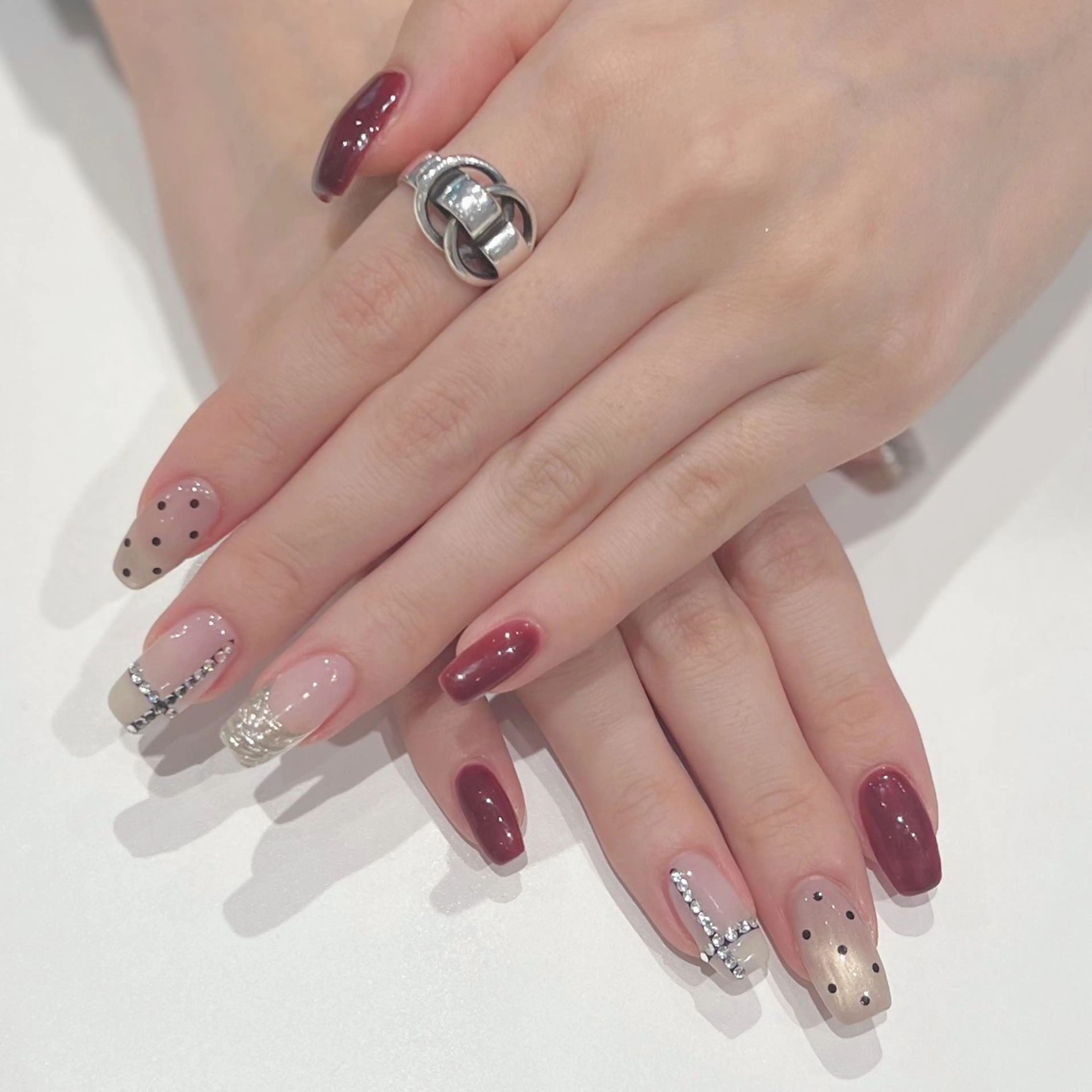 ネイル アートネイル ドット ジェルネイル パラジェル VINGT NAIL Aika.Kのネイルデザイン