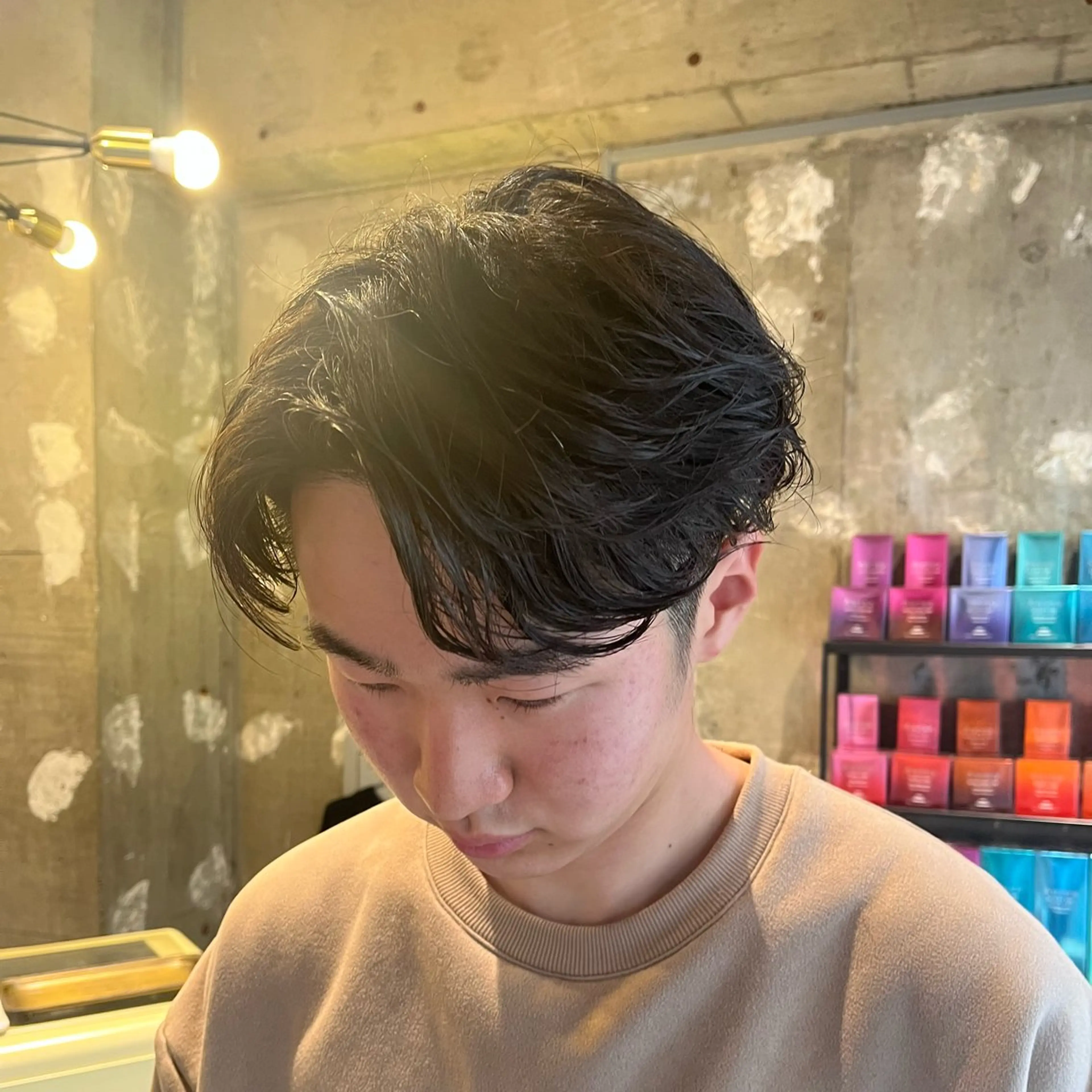 パーマ メンズ フェザーパーマ メンズパーマ カット パーマ ハイトーン🦄ネイル 💞のぶちのネイルデザイン