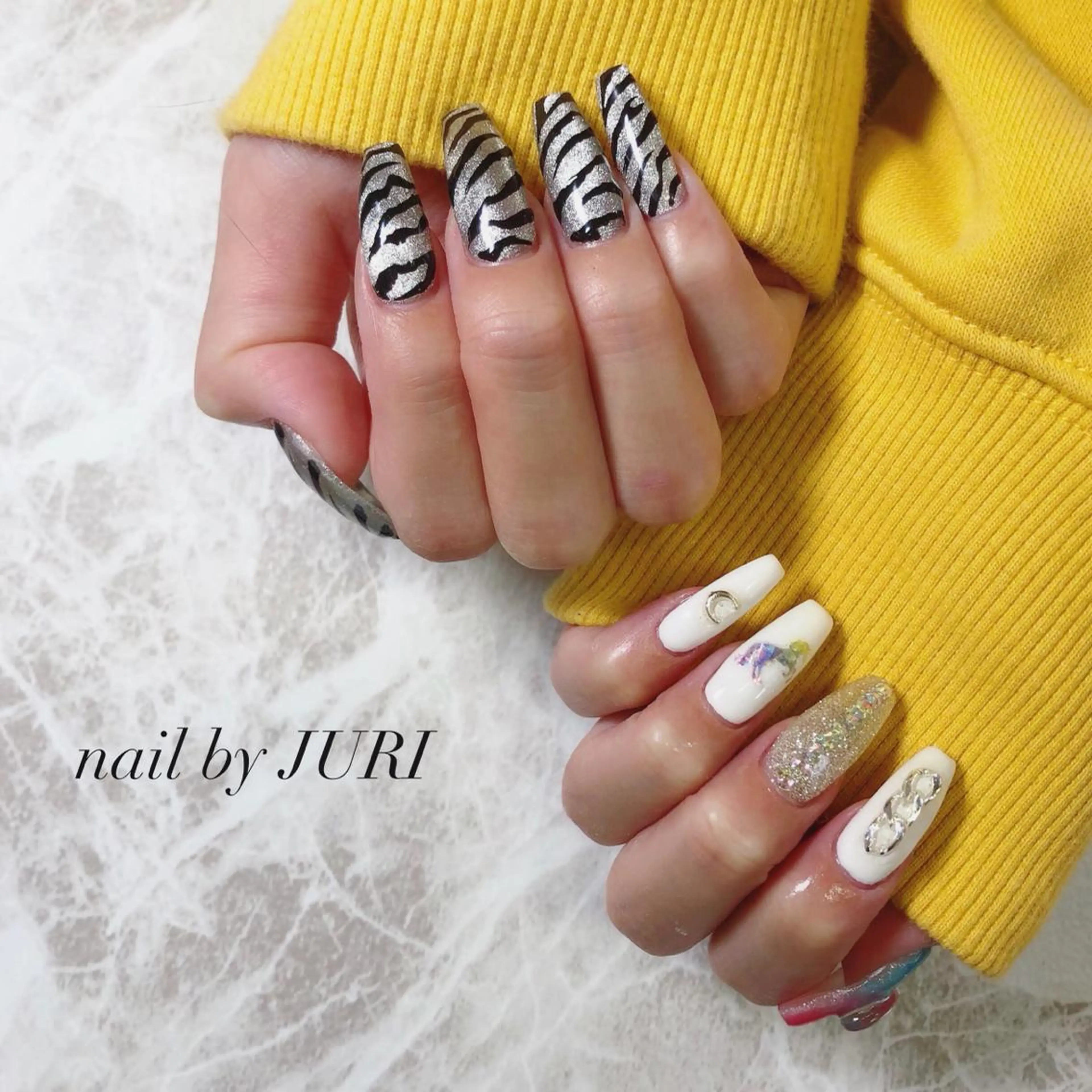 ネイル フットネイル フレンチネイル ジェルネイル ラメ(グリッター) ラメグラデーション NEO Beauty Salon所属・𝐍𝐄𝐎 𝐉𝐔𝐑𝐈のネイルデザイン