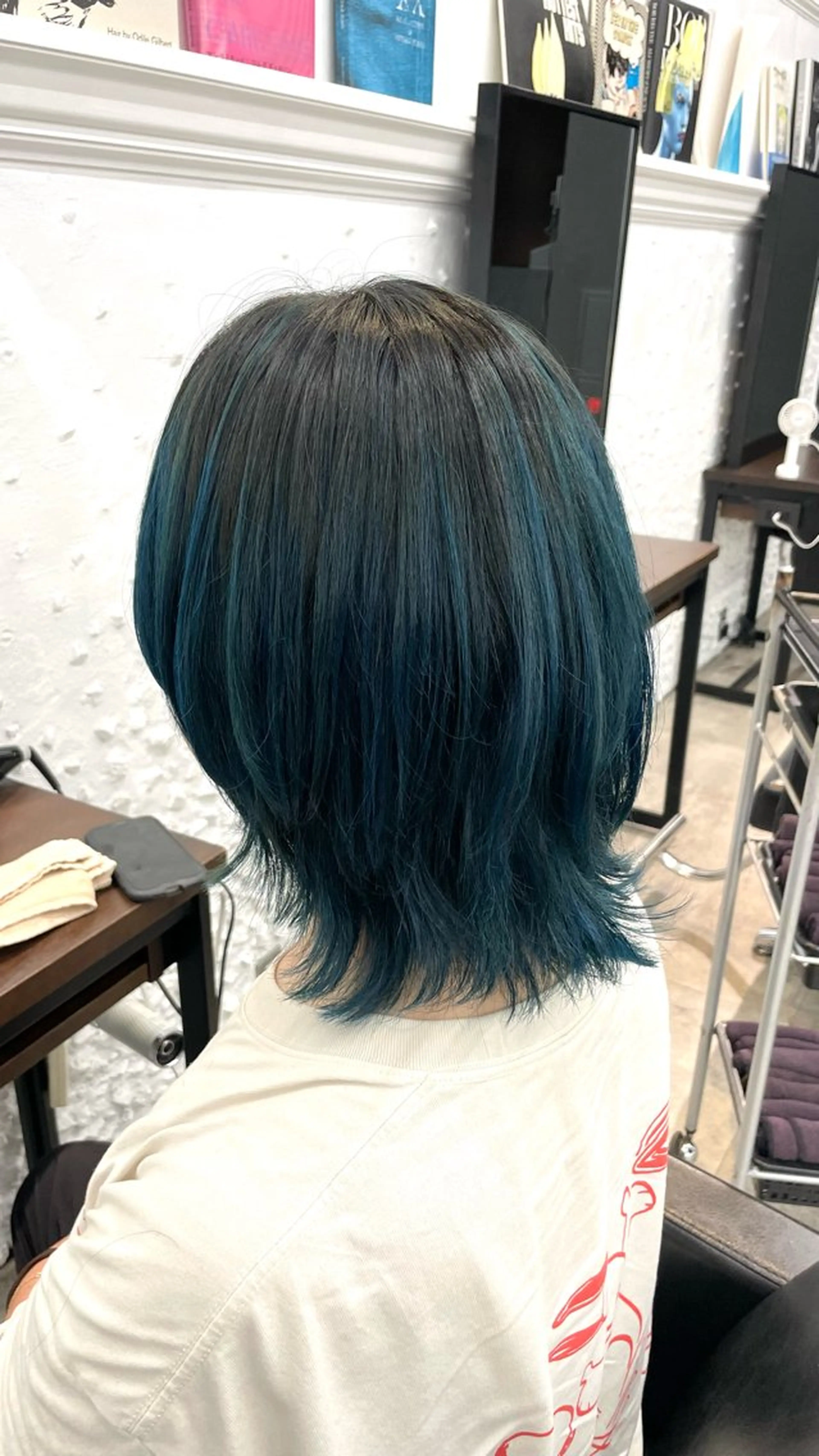 ミディアム カラー ブリーチ エメラルドグリーン ハイライトカラー ハイライト ヘアカラー 美髪縮毛/インナー カラー ERINA✨のヘアスタイル