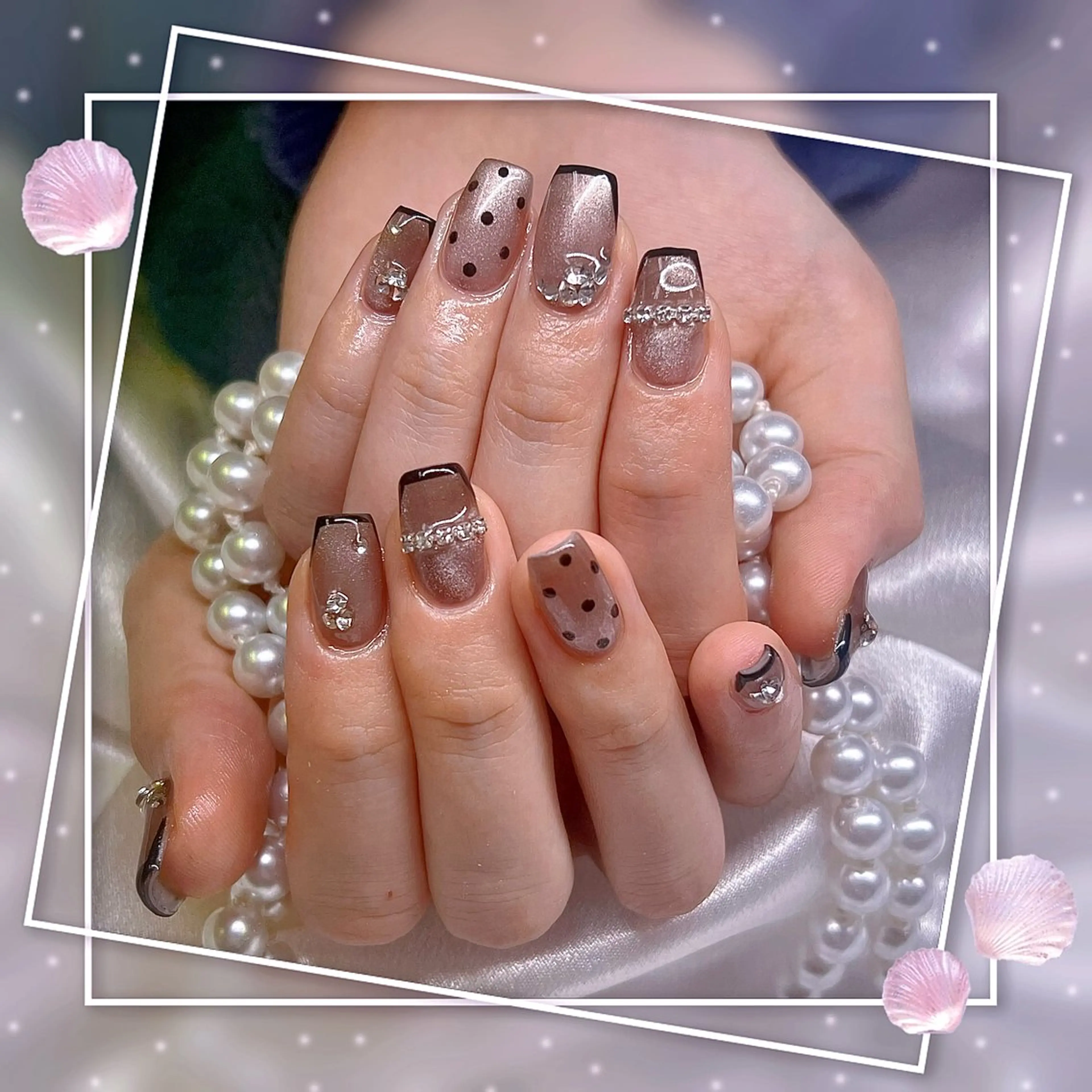 ネイル フレンチネイル グラデーション キラキラネイル 韓国ネイル マグネットネイル ハンドネイル ハンドケア Chill Nailsalonのネイルデザイン