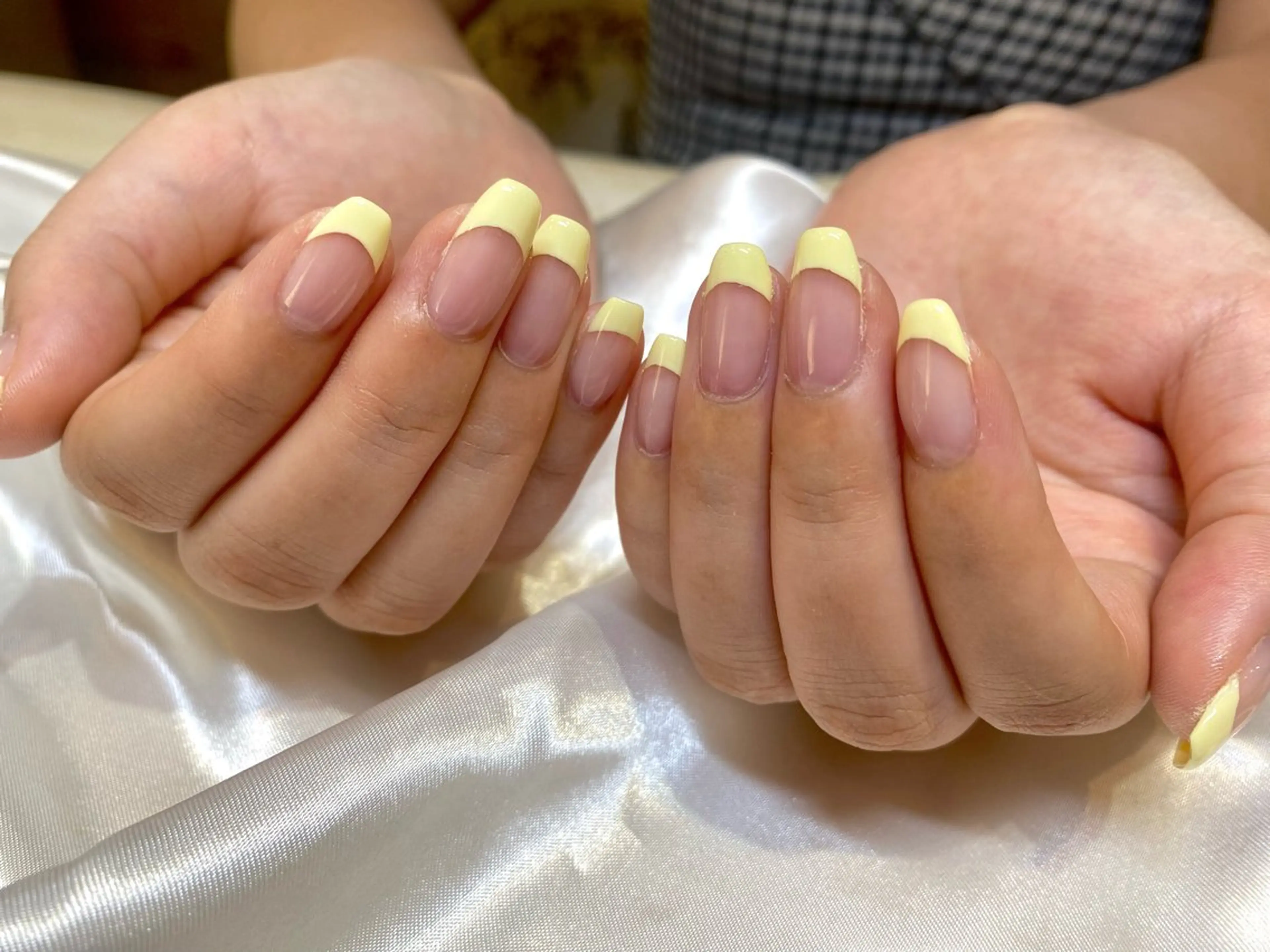 ネイル フレンチネイル パステルネイル 黄色 ハンドネイル Nail Salon CHROE所属・西川 綾乃のネイルデザイン