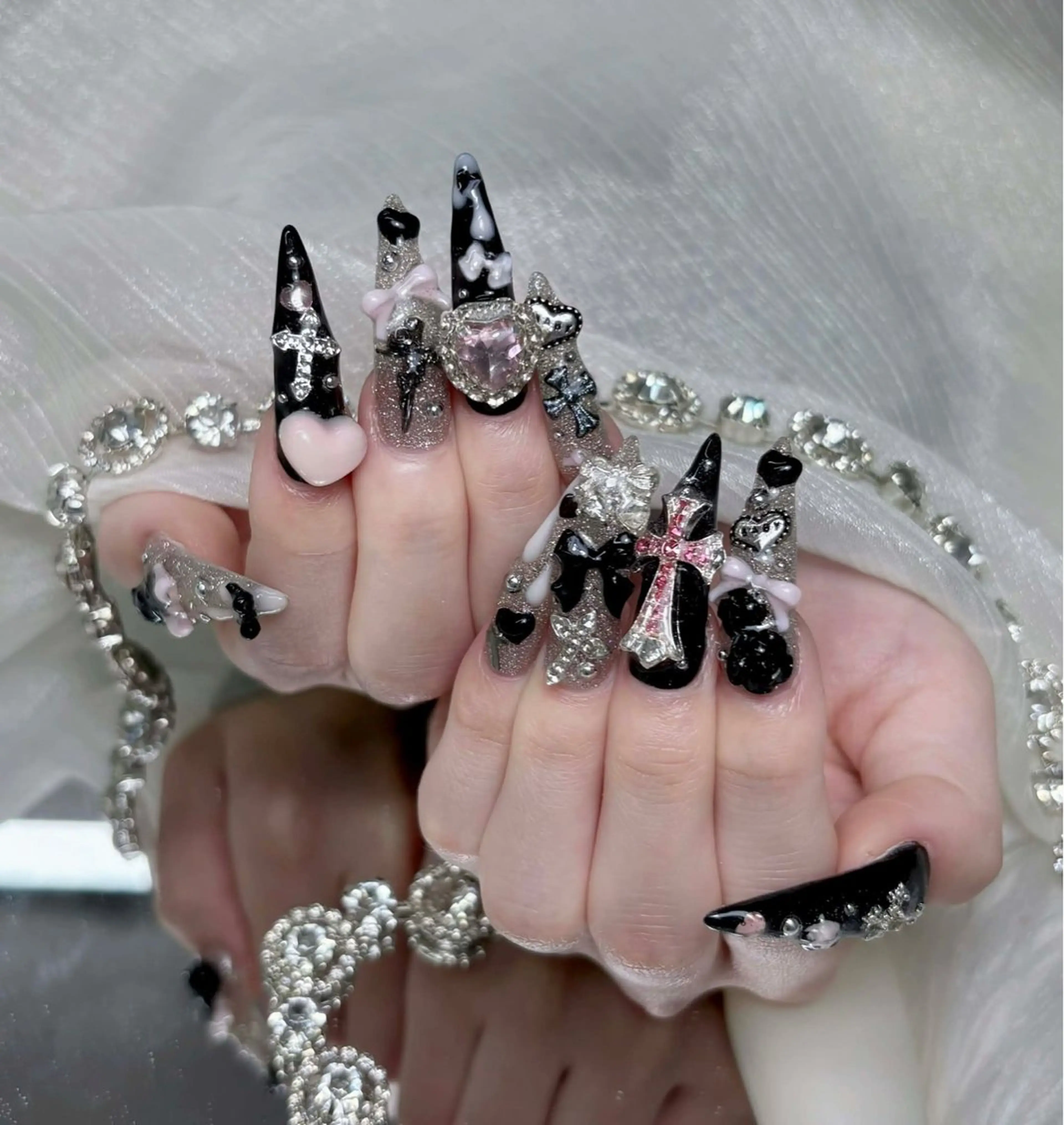 ネイル ハンドネイル ハンドケア いちご chan novaのネイルデザイン