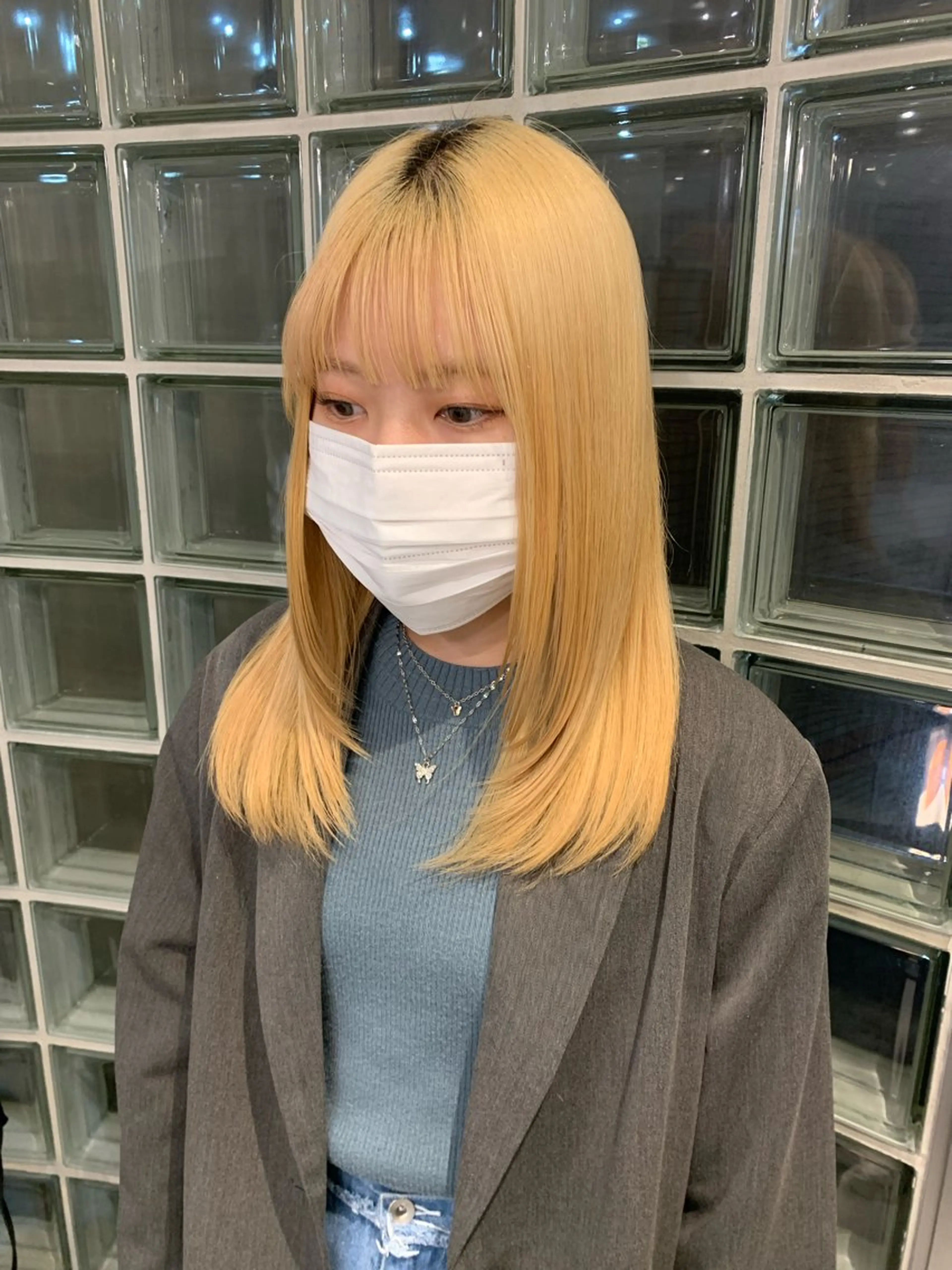 セミロング 顔まわりレイヤー 顔周りカット レイヤーカット クレハ :)のヘアスタイル