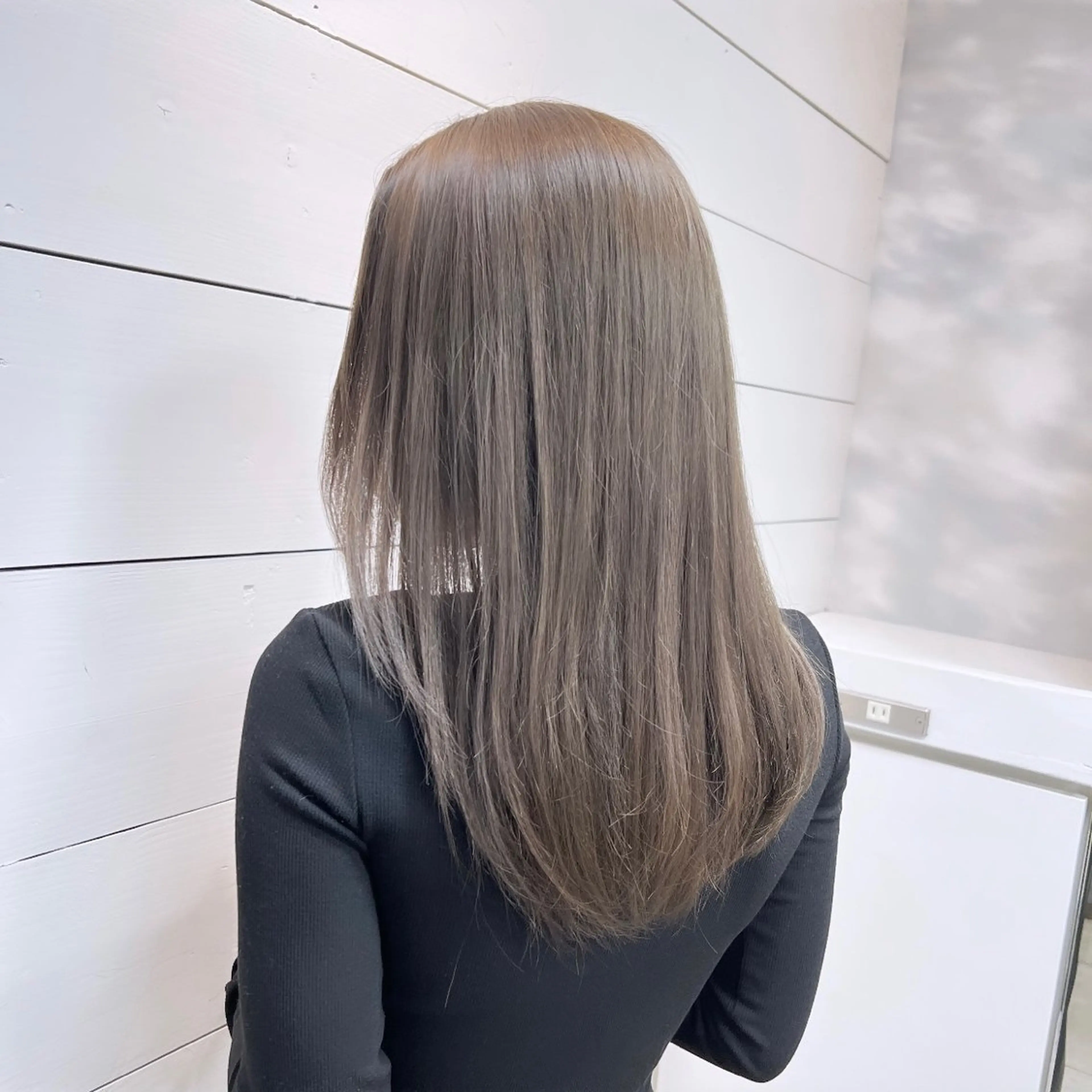 セミロング three若林 那津のヘアスタイル