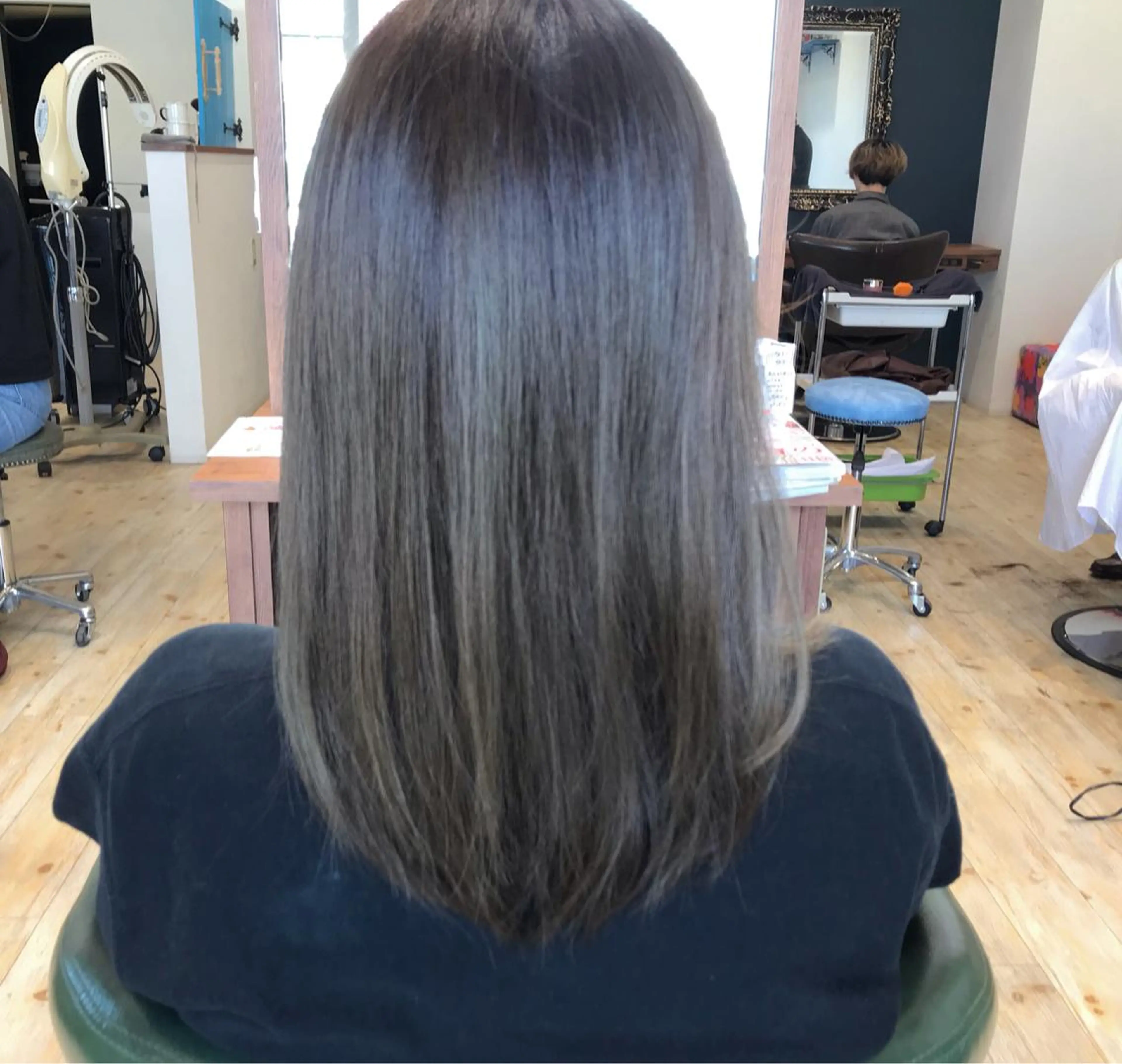 セミロング カラー 湯浅  隆のヘアスタイル