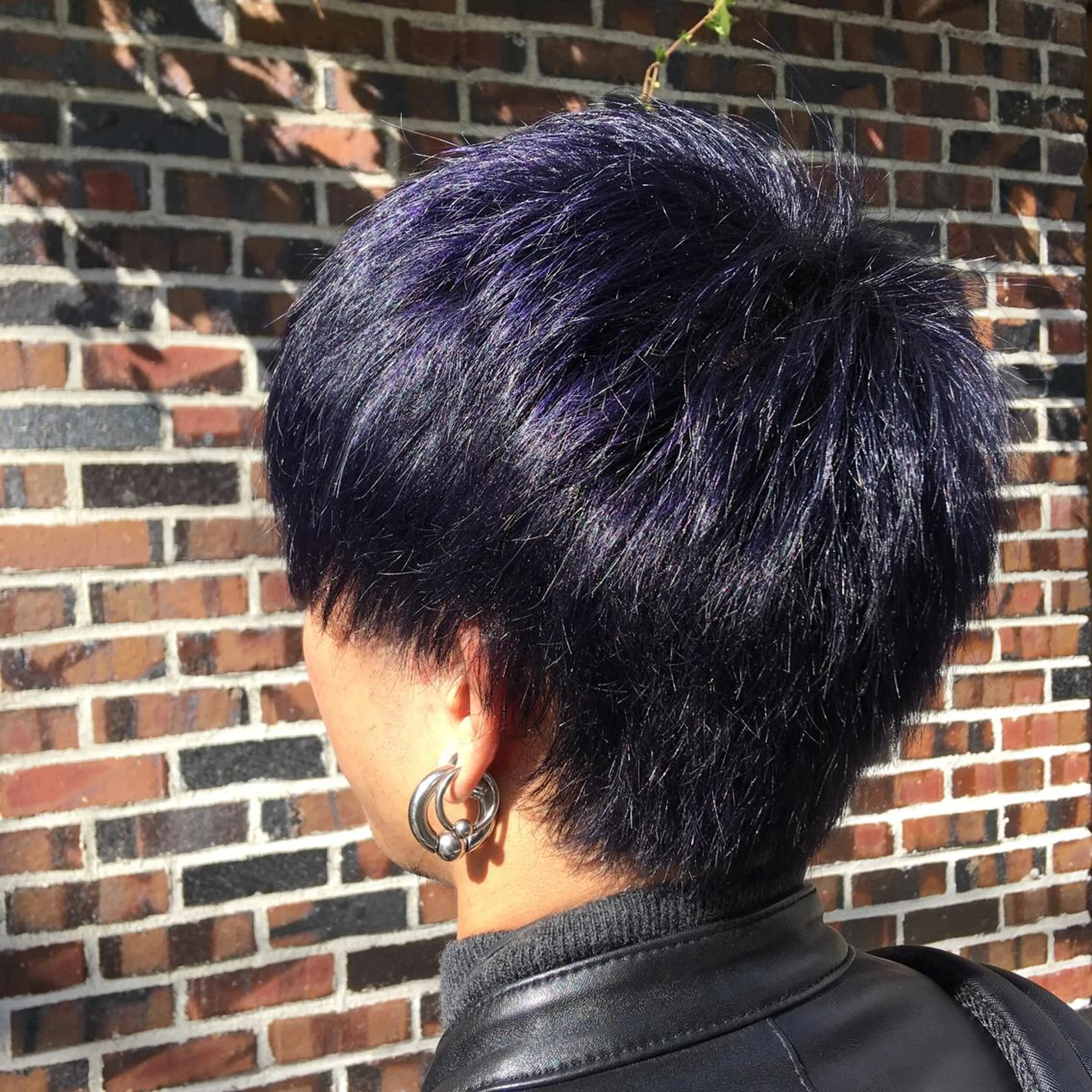 ショート カラー メンズ メンズブリーチ ブリーチ シルバー ヘアカラー トリートメント 【Sweep】おじま のぞみのヘアスタイル