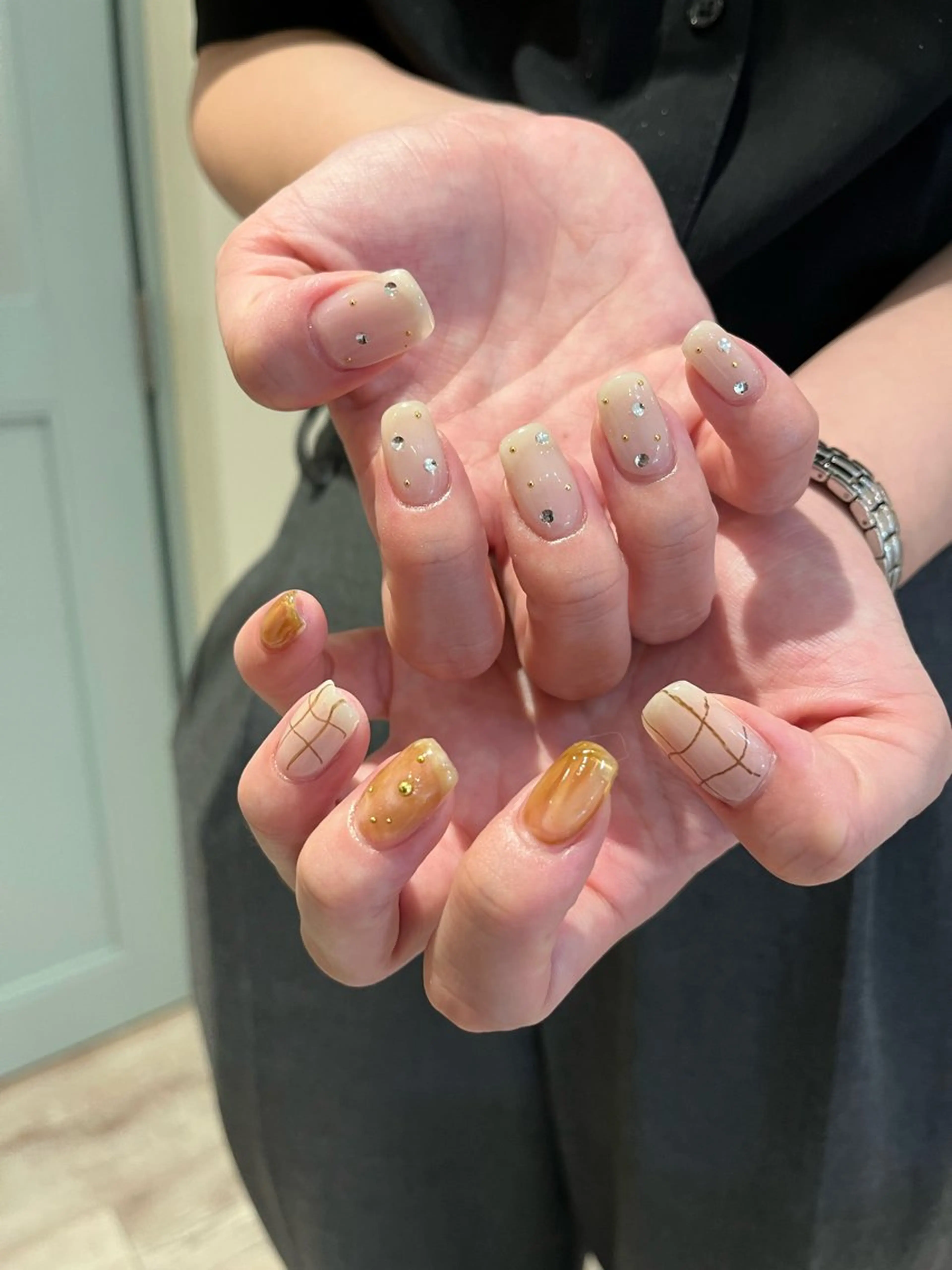 ネイル une／YUKINA 🫧大人nuanceのネイルデザイン