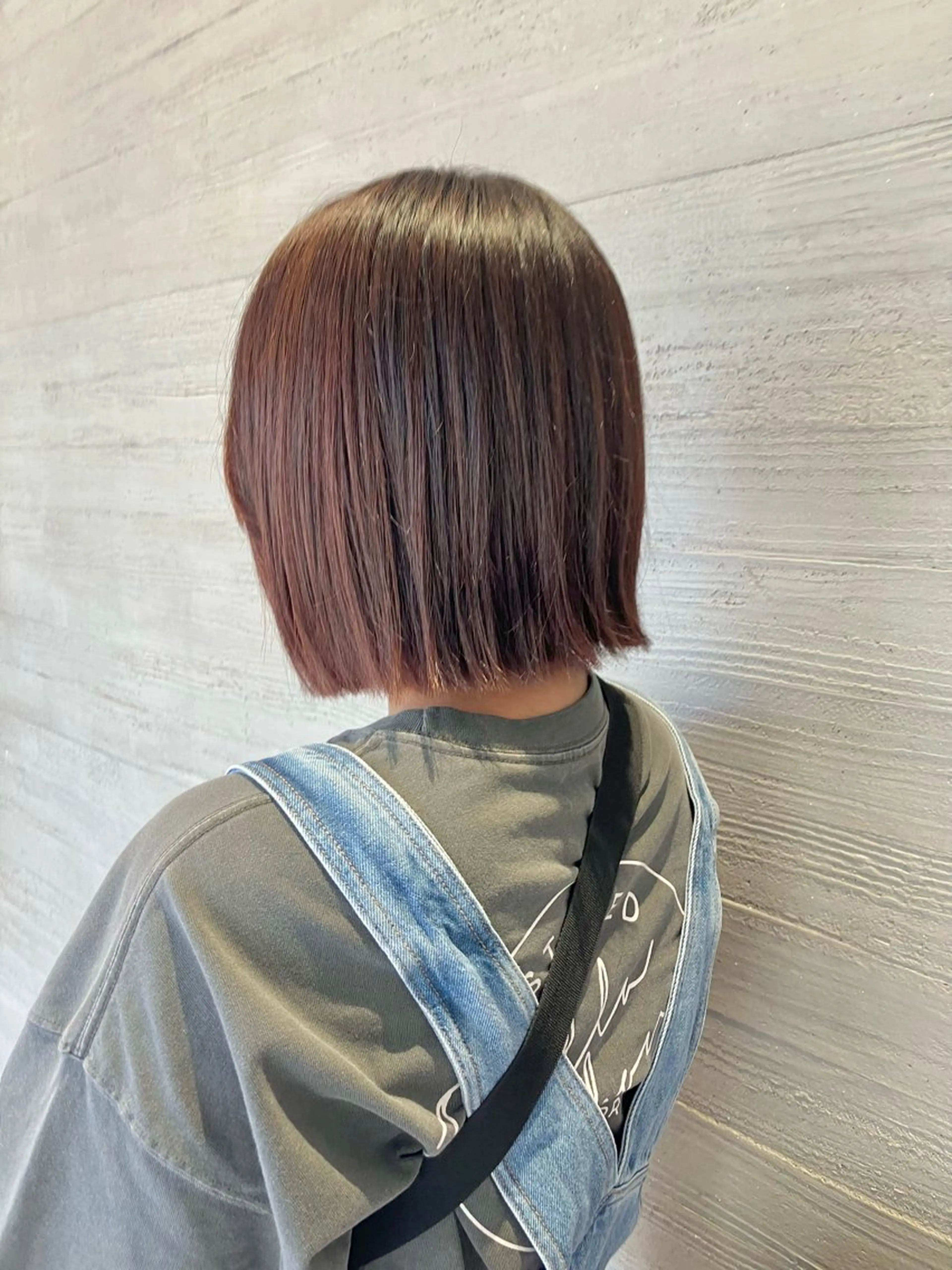 ショート ボブ サキ🤍ハイトーン 🩰くびれ巻きヘアのヘアスタイル