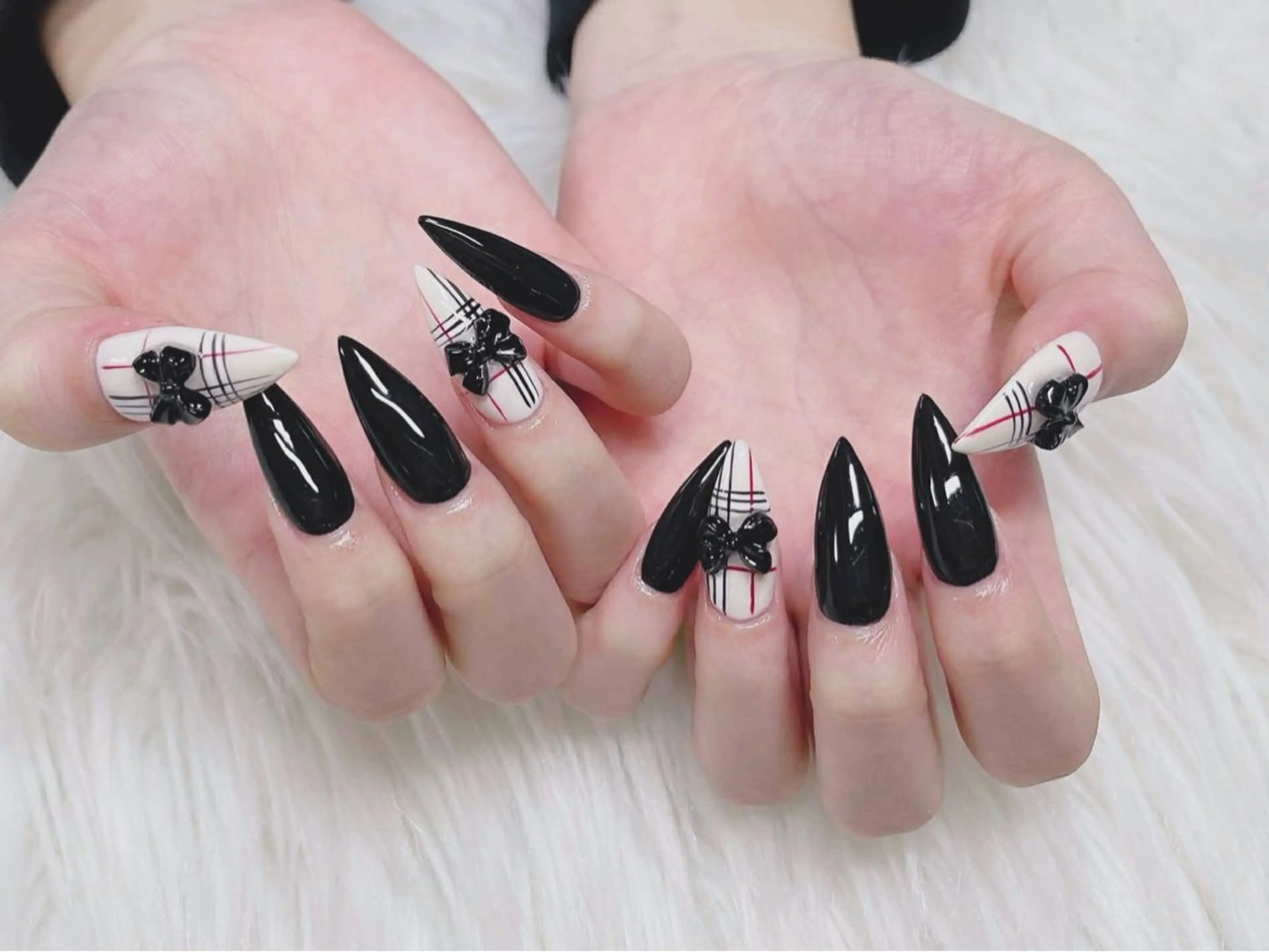 ネイル フットネイル ジェルネイル 韓国ネイル マグネットネイル 持ち込み ハンドネイル Akiko ネイルサロン所属・AKIKO ネイルサロンのネイルデザイン