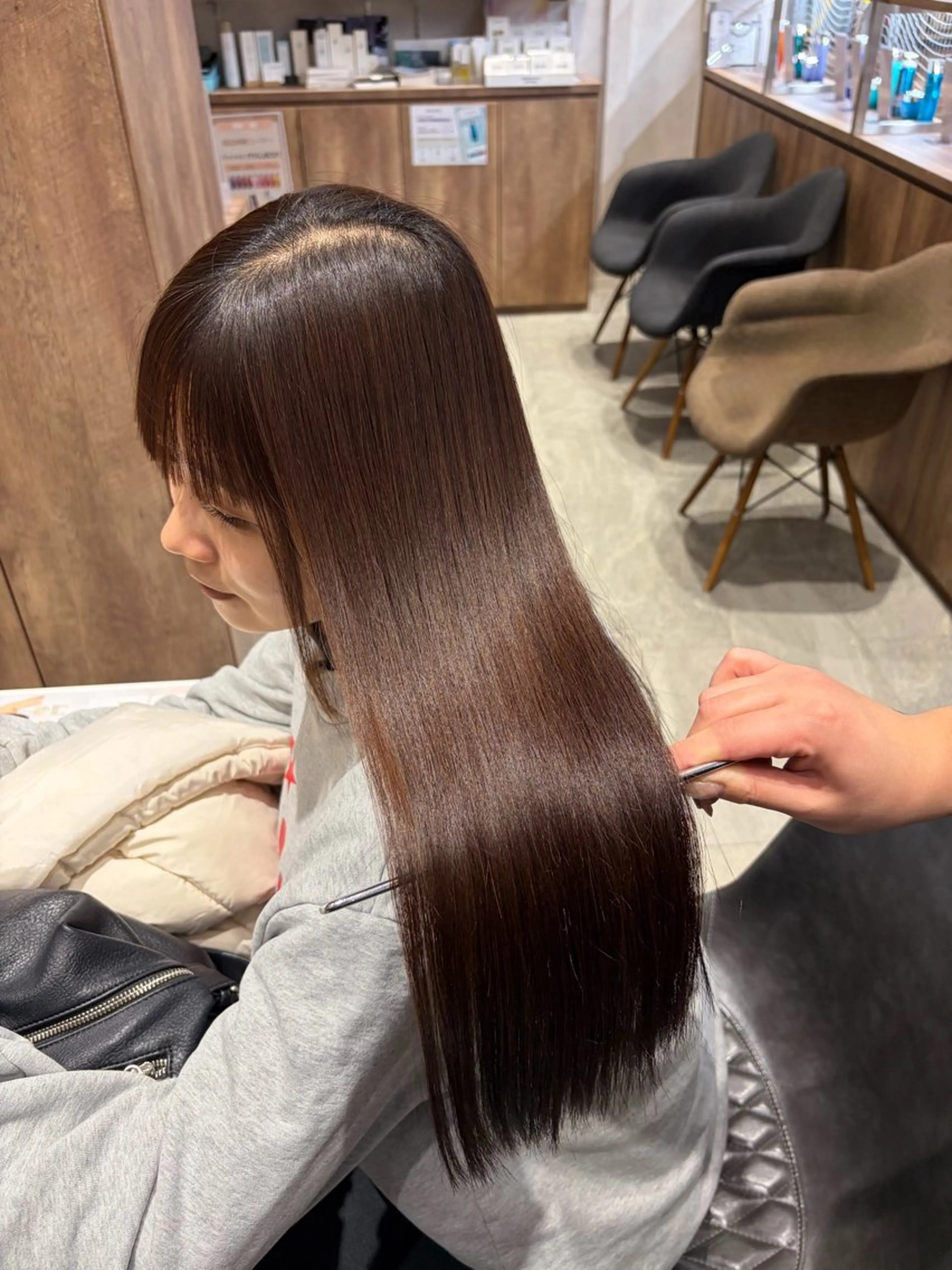 ロング カット 縮毛矯正 石垣 凜のヘアスタイル