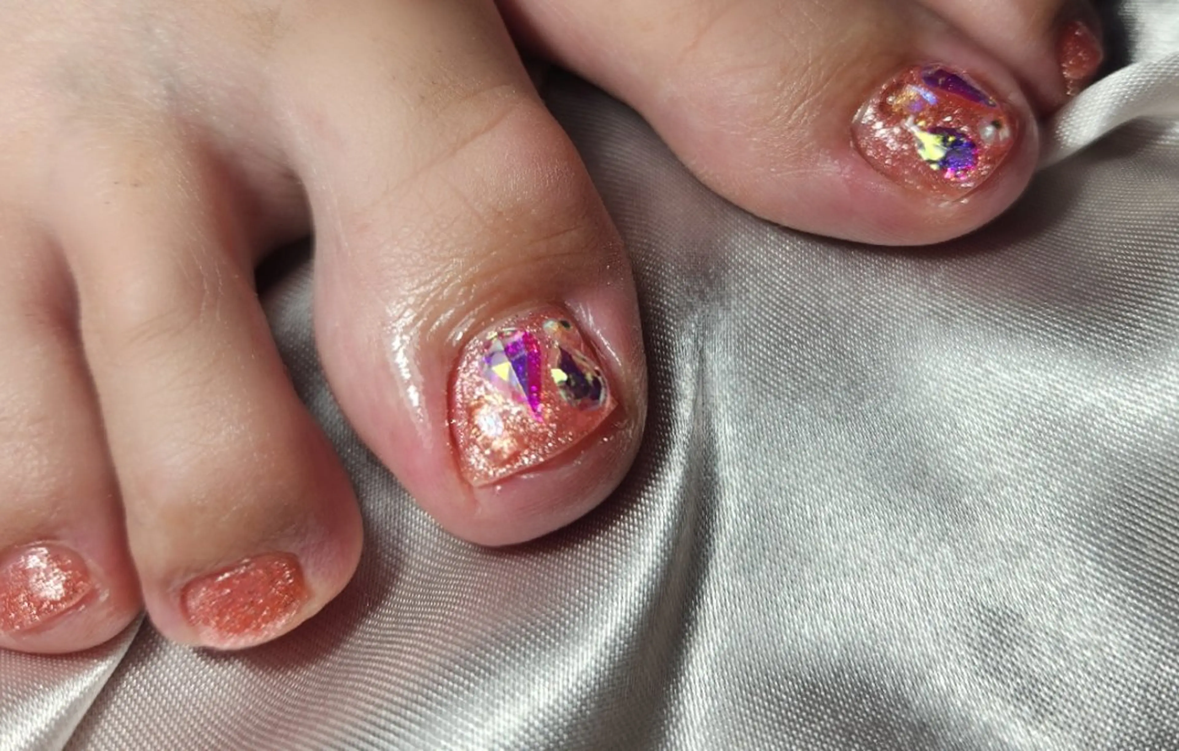 ネイル オーロラネイル クリアネイル フットネイル キラキラネイル ラメ(グリッター) フットネイル   BENNIEのネイルデザイン