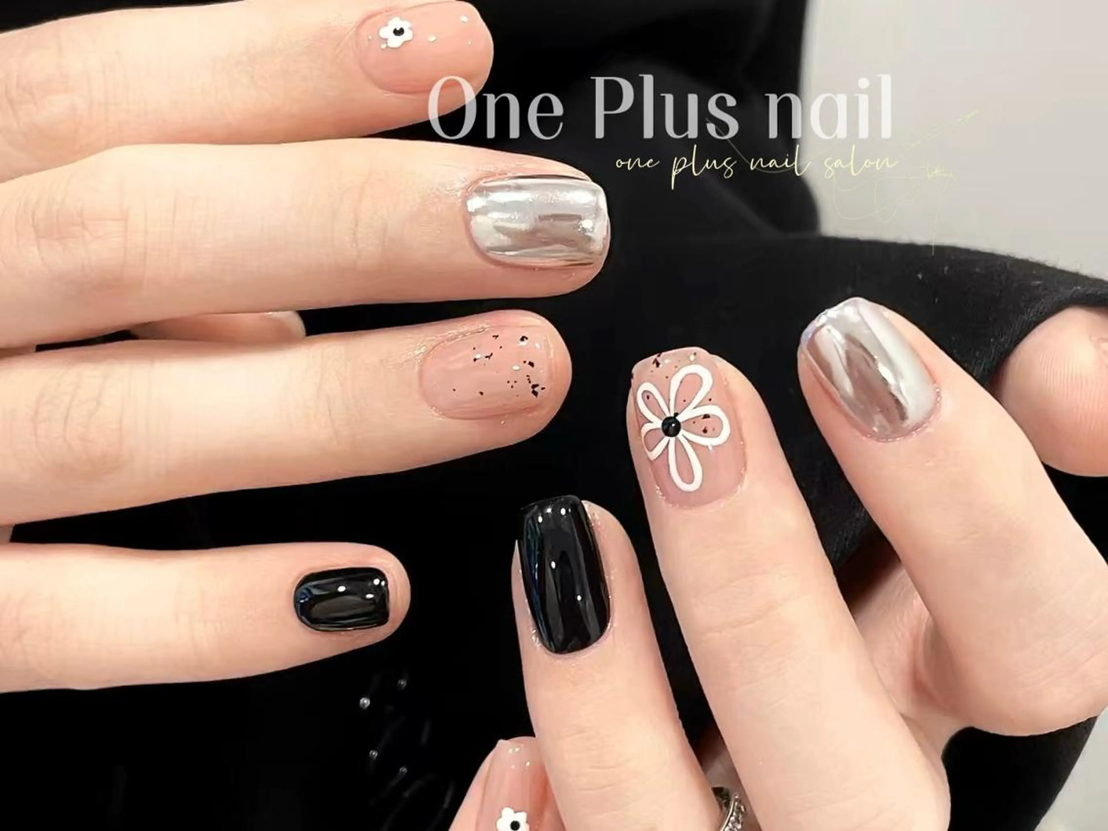 ネイル ガーリー ハート キラキラネイル 韓国ネイル ロングネイル One Plus Nail Salonのネイルデザイン