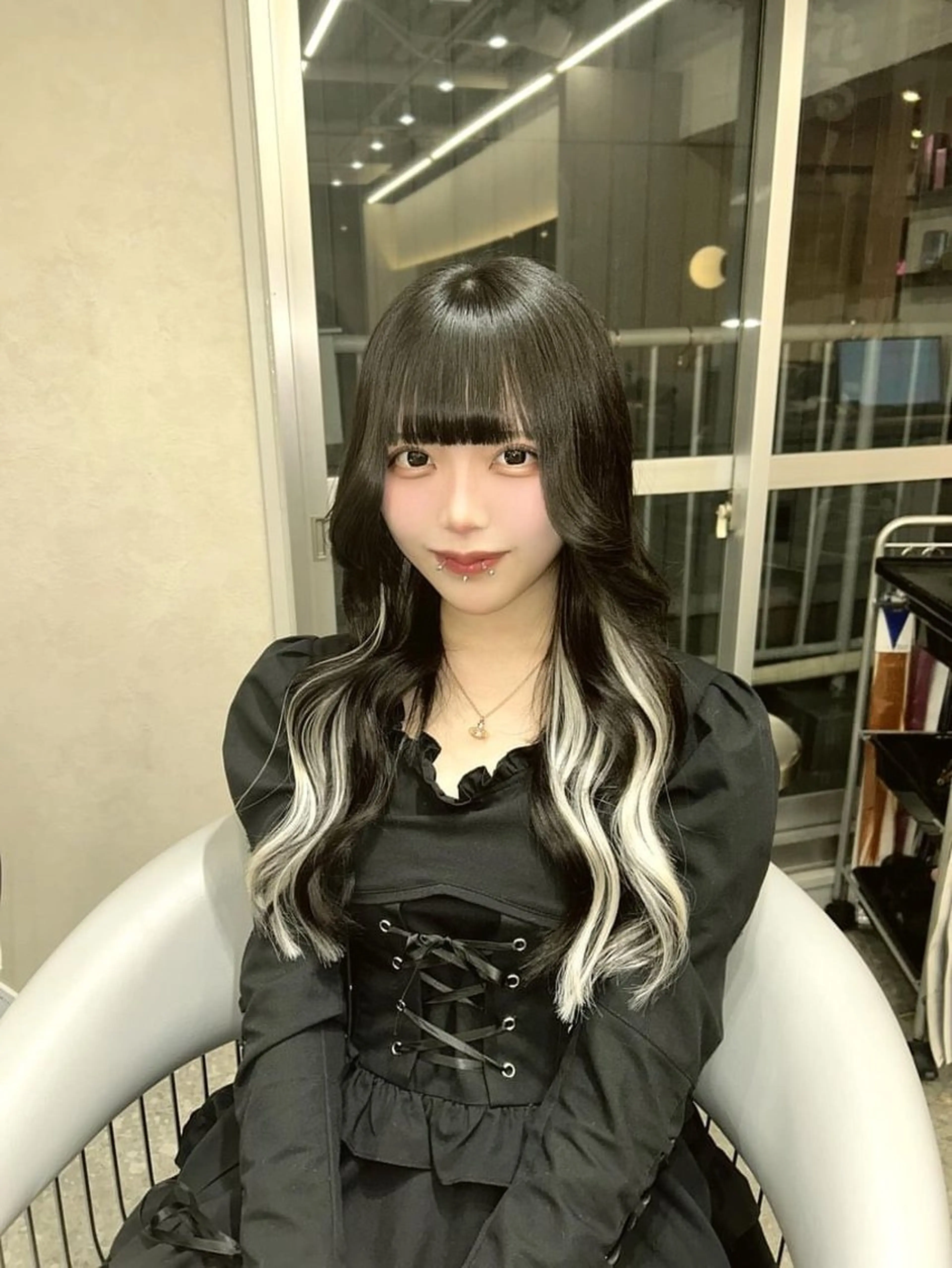 ショート カラー ヘアアレンジ シールエクステ ハイトーンカラー エクステ エクステ 渋谷/韓国/レイヤー /透明感カラー ななのヘアスタイル