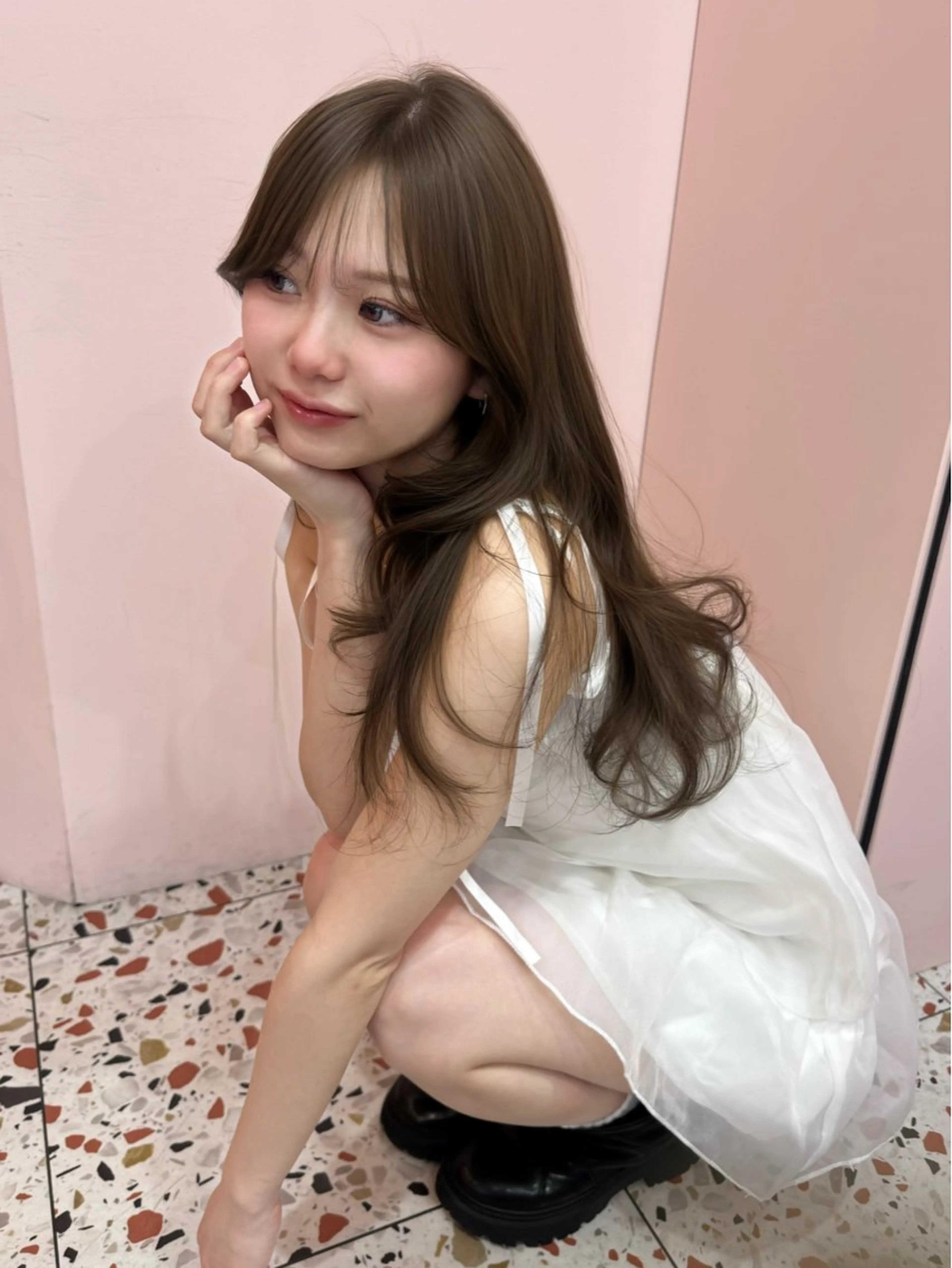 ロング くびれヘア ハッシュカット レイヤーカット 小顔カット カット ヘアカラー トリートメント 顔周り/透明感カラー REINA𓍯のヘアスタイル