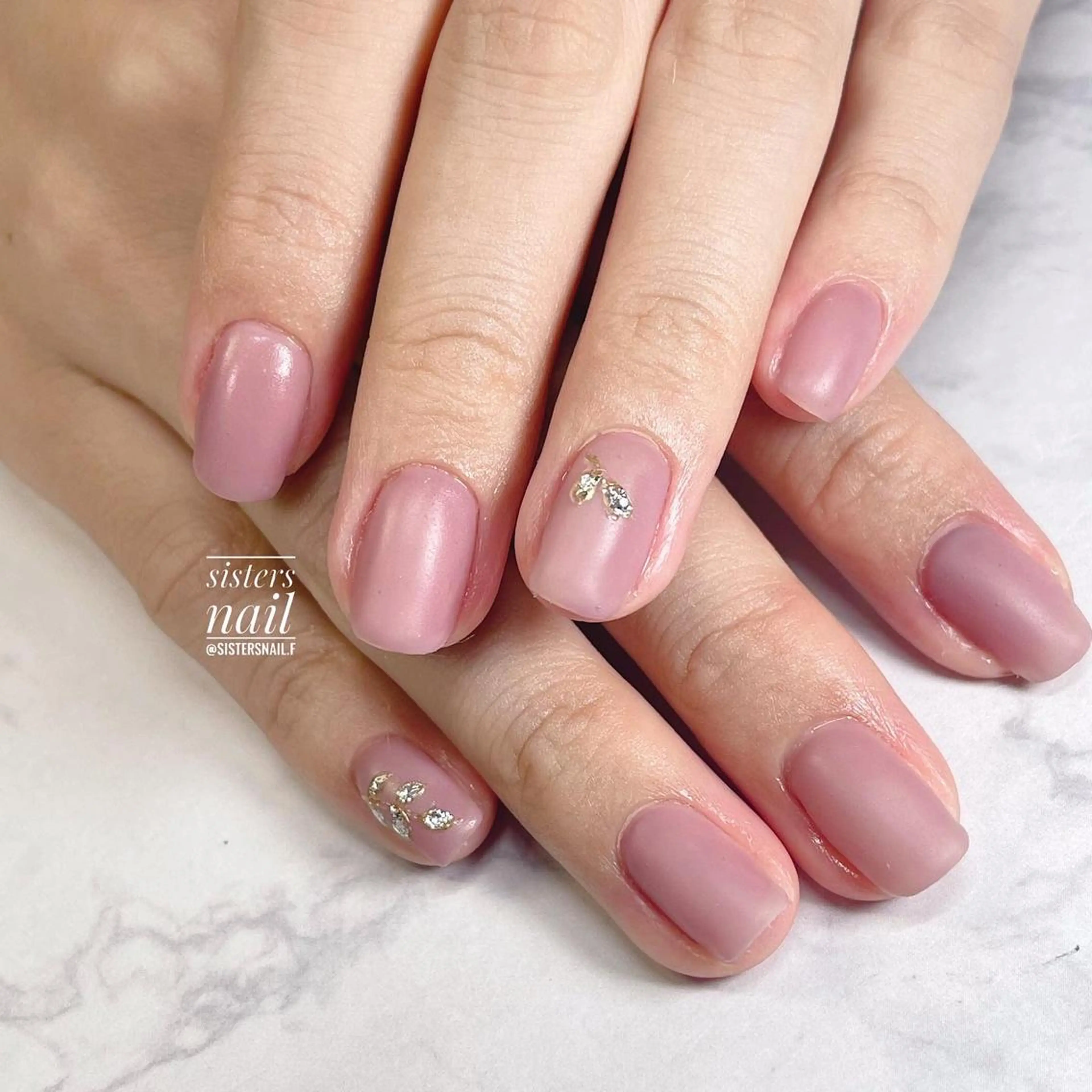 ネイル アートネイル キラキラネイル マットネイル ワンカラーネイル シンプルネイル sisters nail.fのネイルデザイン