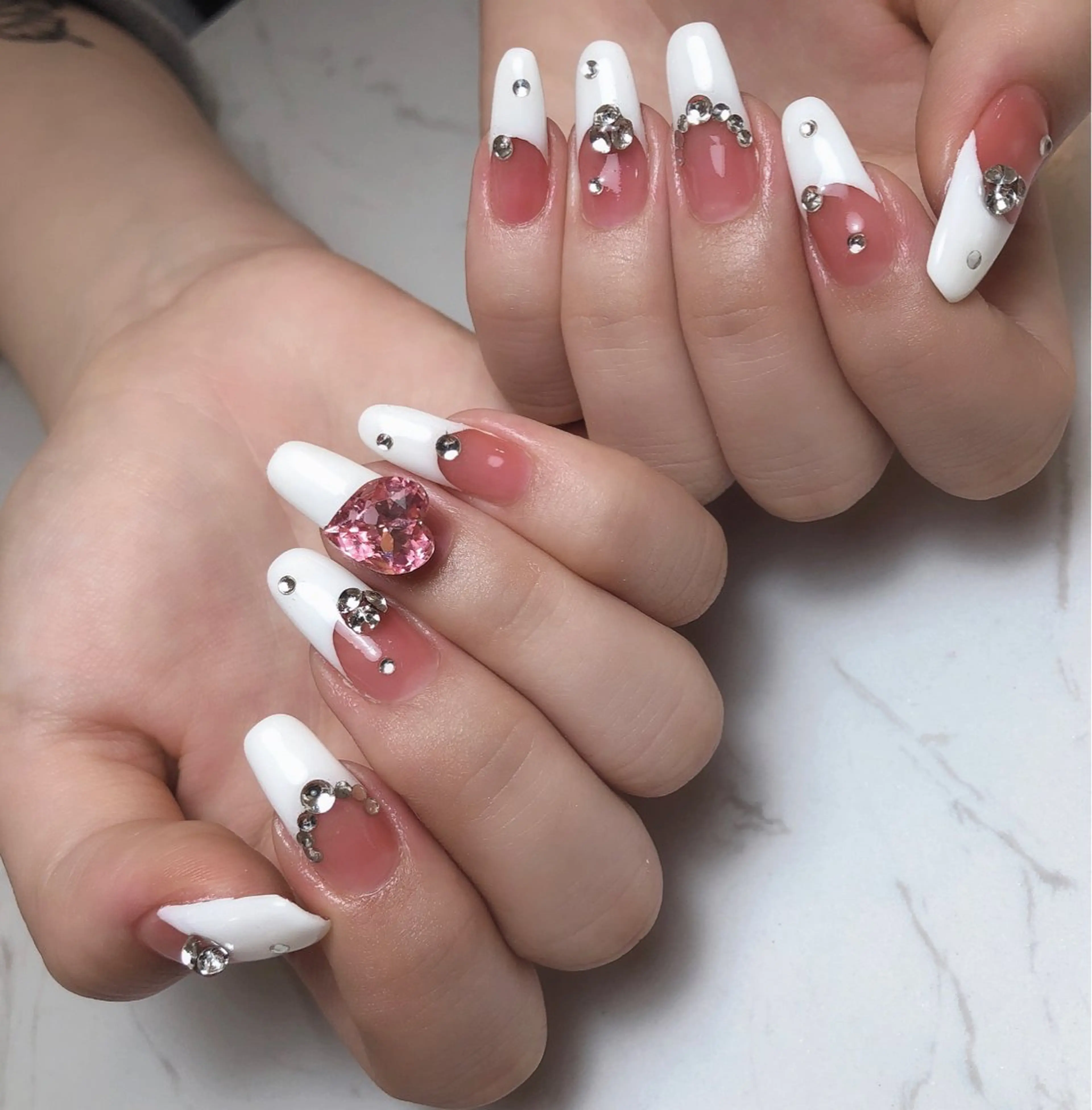 ネイル Oko nail 💅✨のネイルデザイン