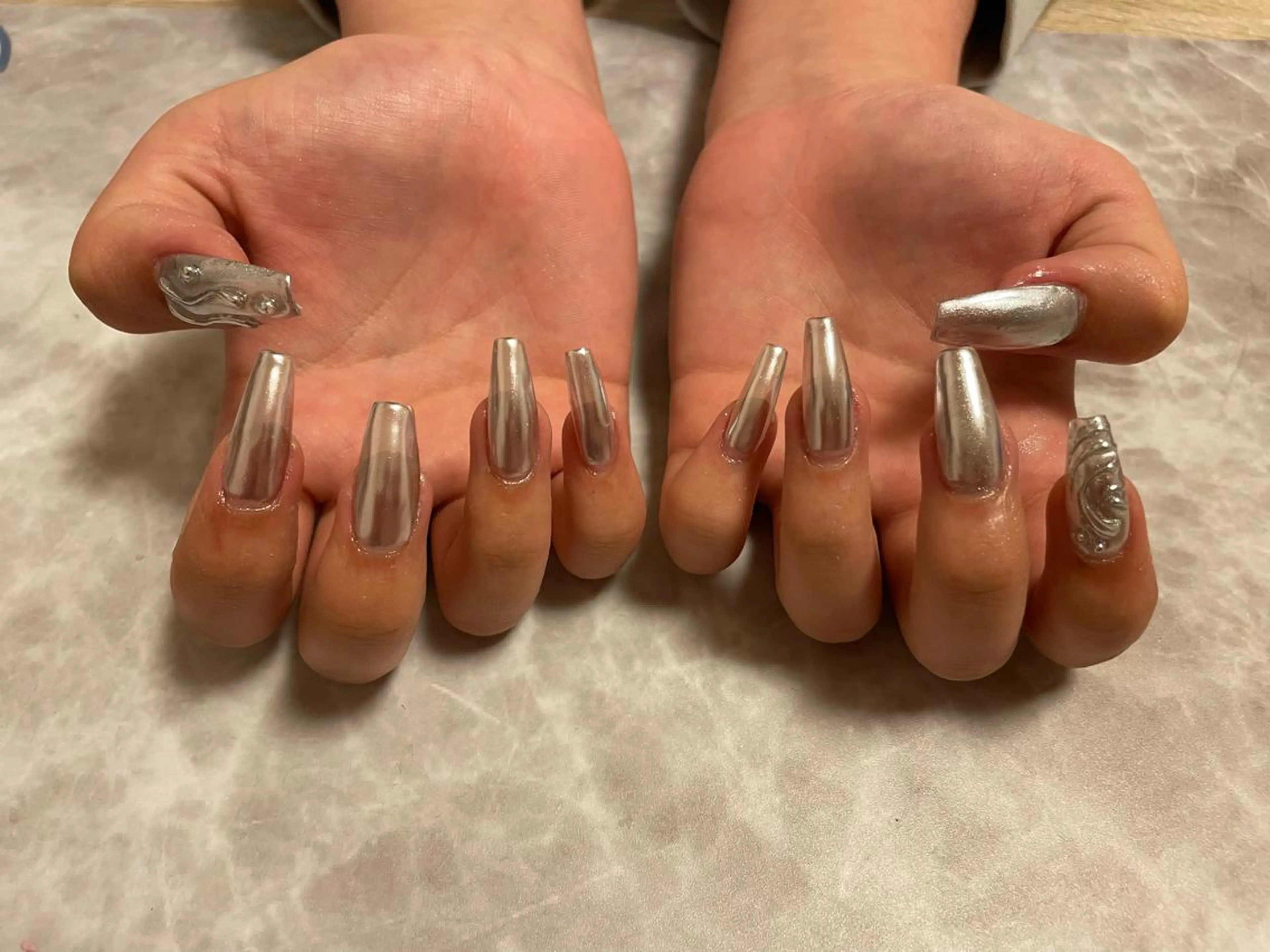 ネイル 長さ出し ミラーネイル ニュアンスネイル Nail salon Betty❤︎のネイルデザイン