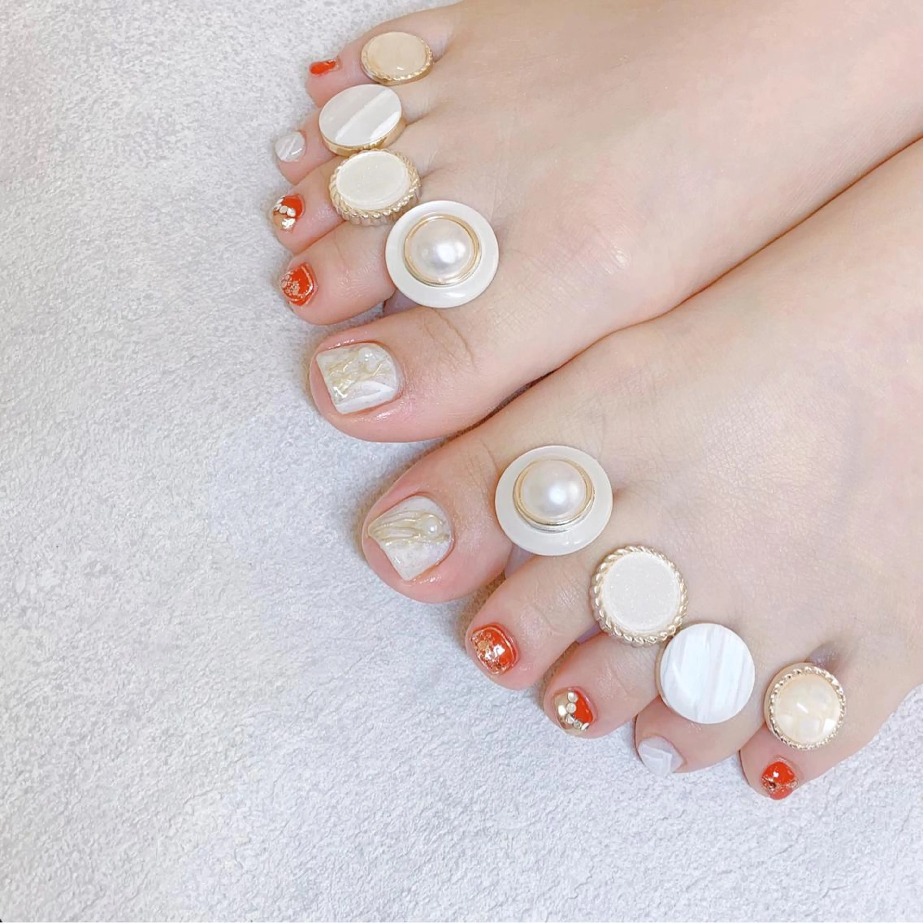 ネイル オーロラネイル フットネイル フレンチネイル ジェルネイル 韓国ネイル ハンドネイル ハンドケア 【ENサロン】 Rei🎀Nailのネイルデザイン