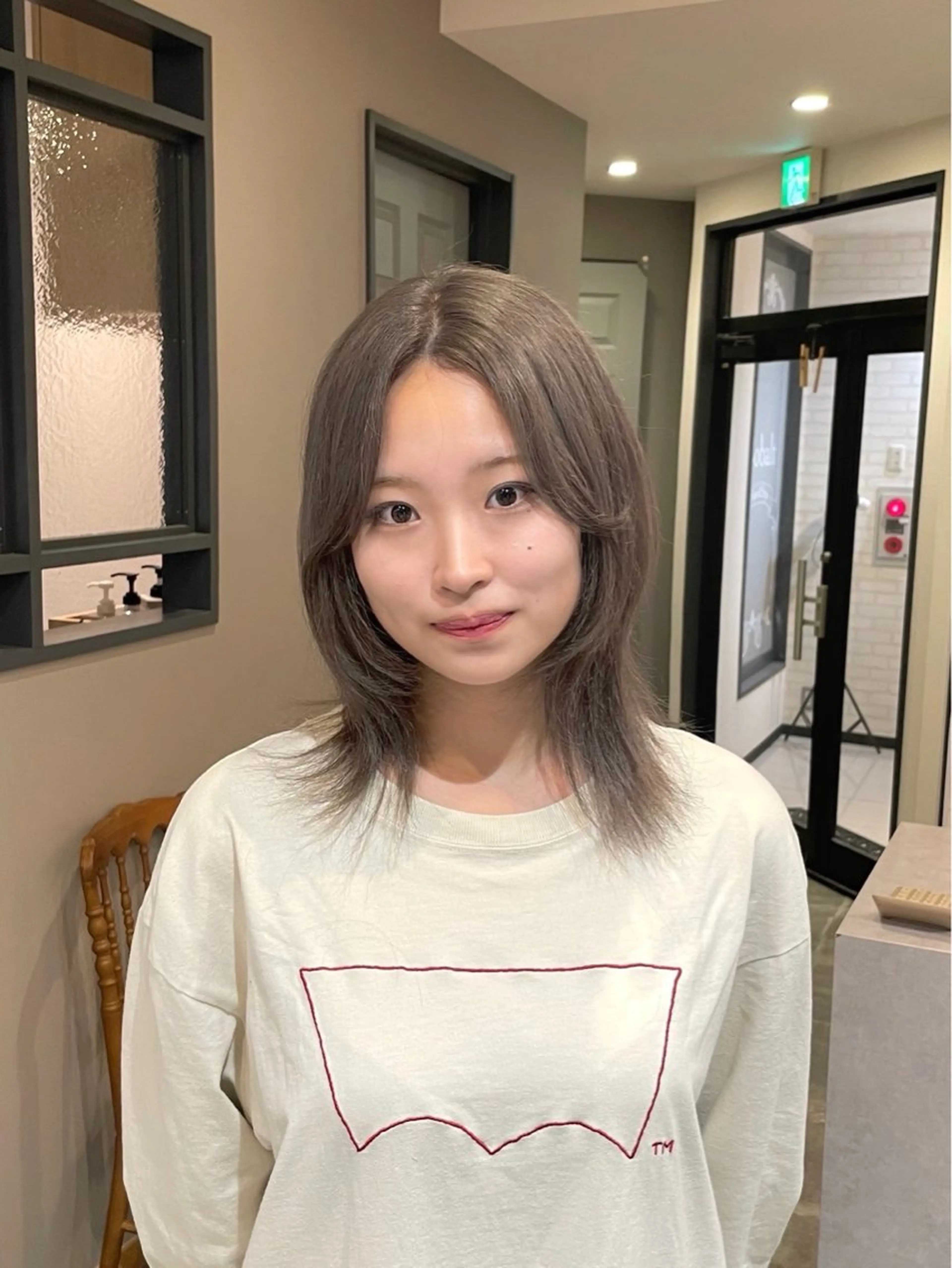 ミディアム カラー カット ヘアカラー トリートメント 西村 れいのヘアスタイル