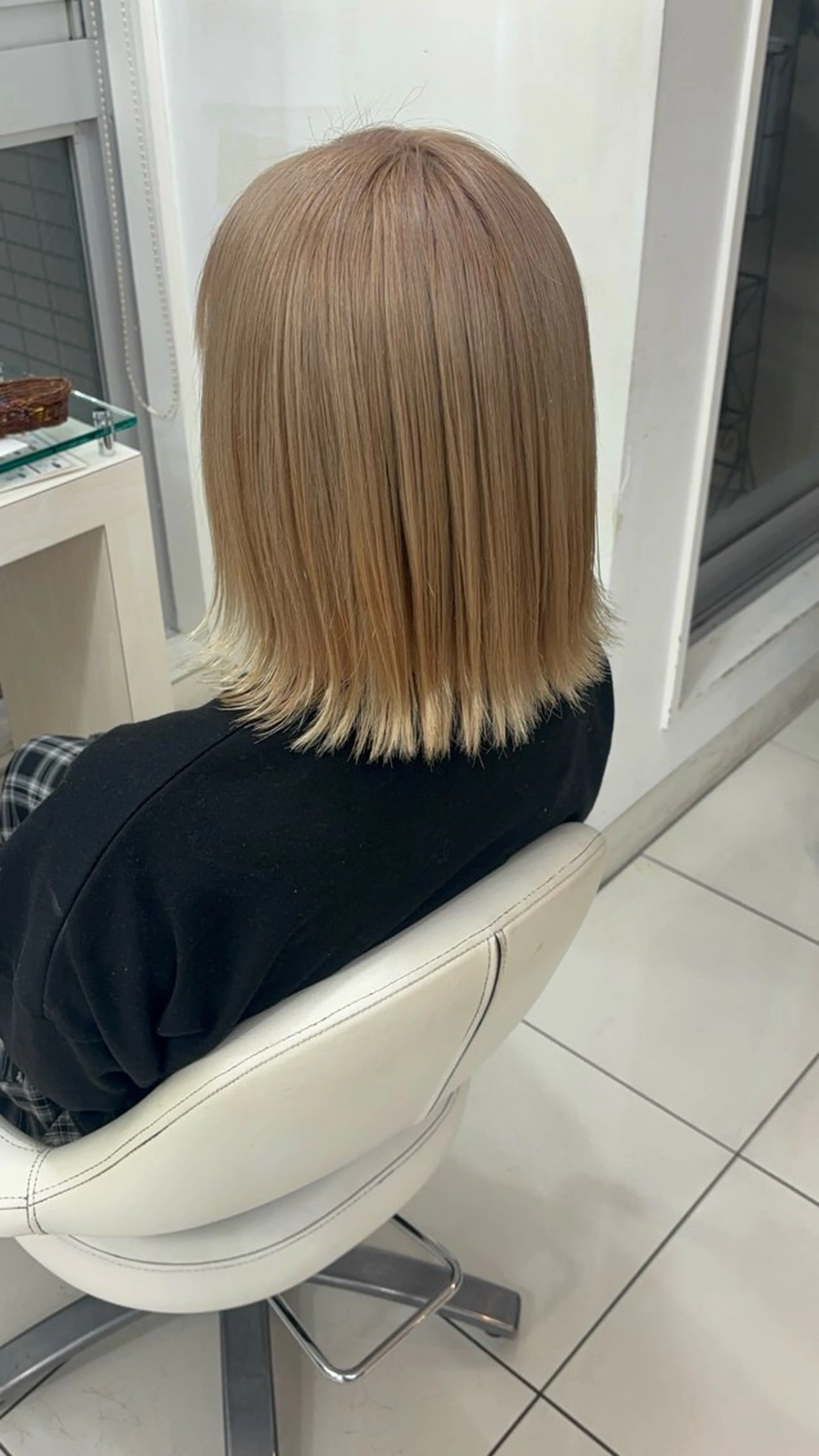 ミディアム ヘアカラー 刈り上げカットモデル 👗SHIZUKAのヘアスタイル