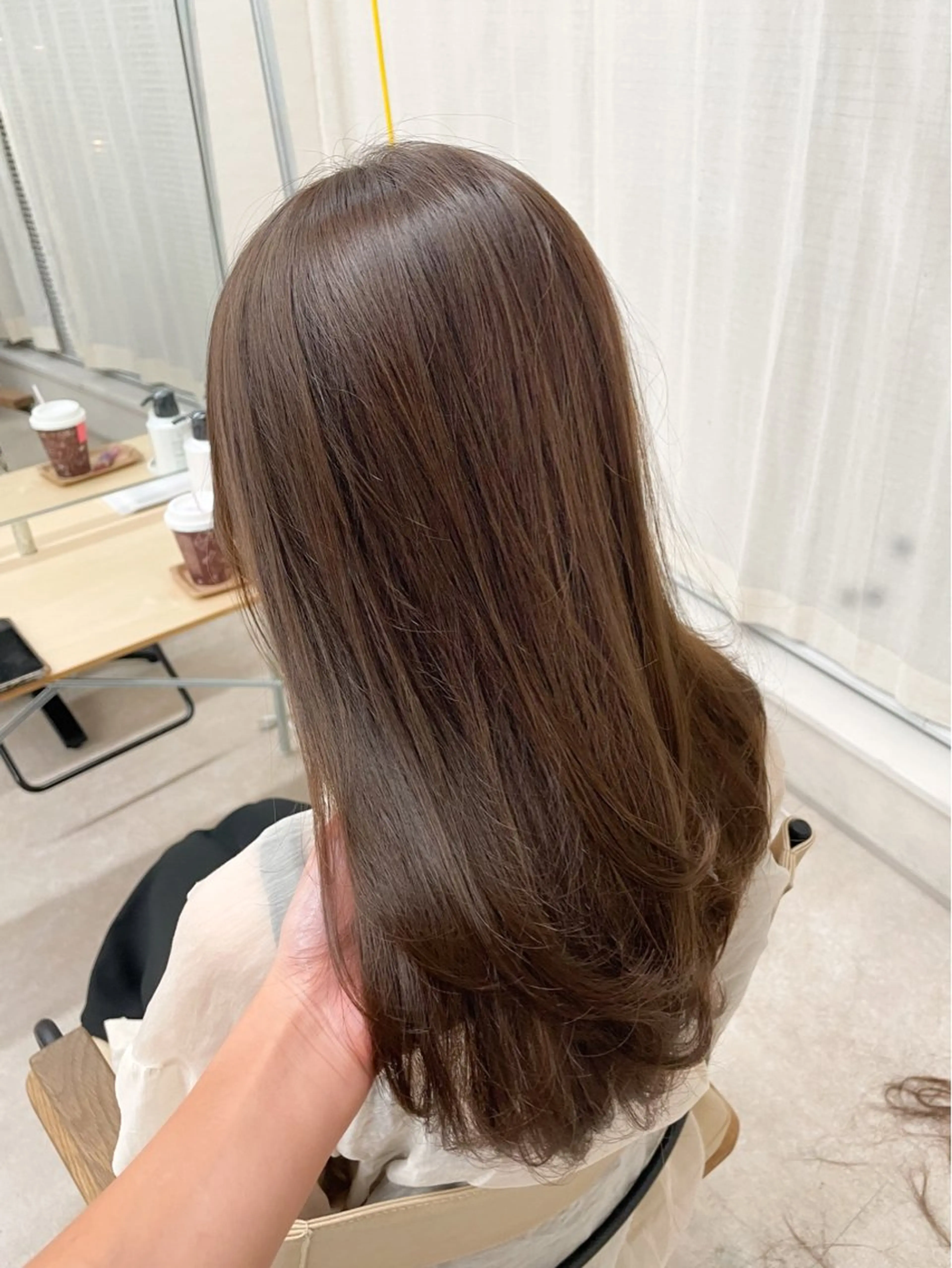 カラー ブラウンカラー 透明感カラー くすみブラウン カット ヘアカラー 辺見 葵のヘアスタイル
