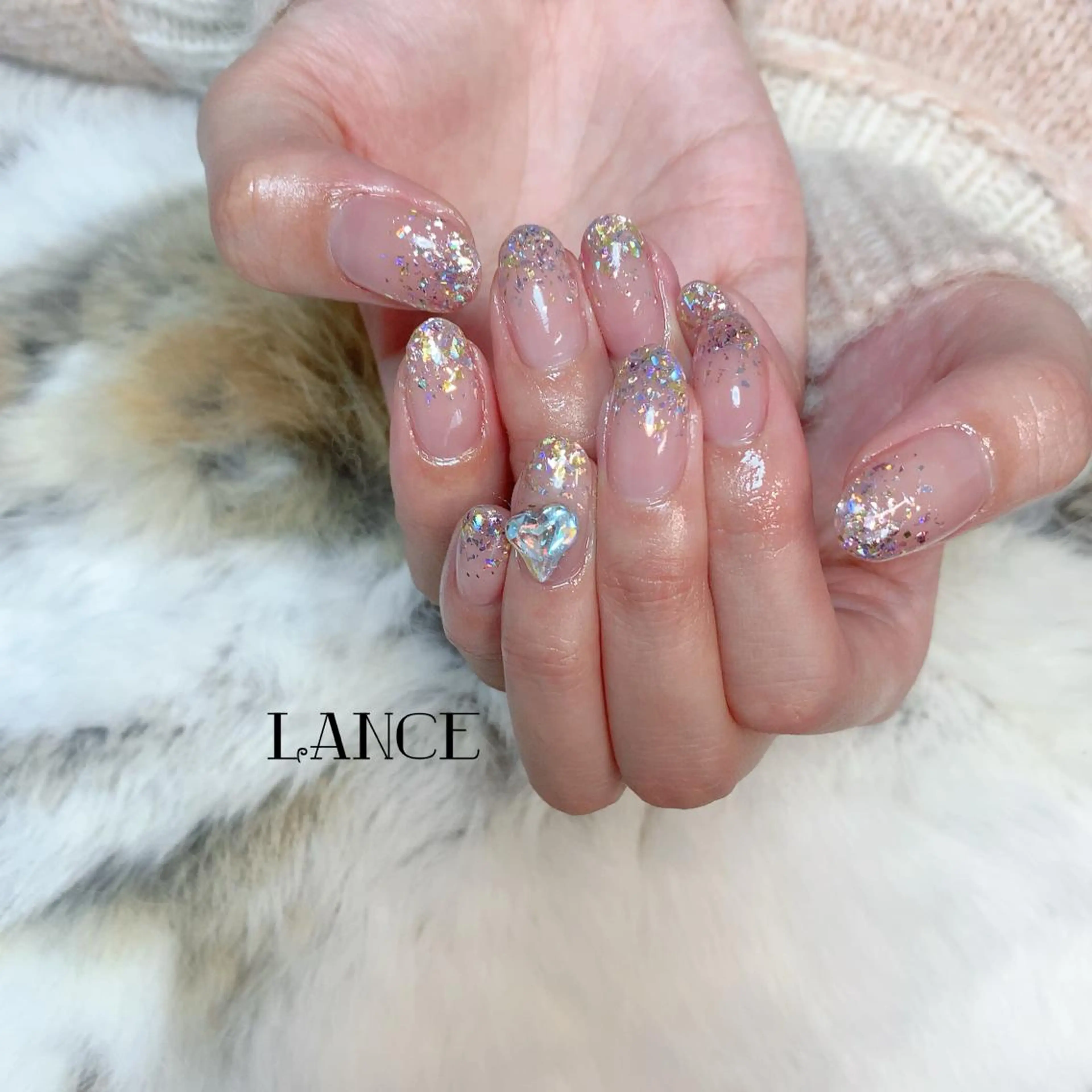 ミディアム ネイル オーロラネイル フレンチネイル キラキラネイル マグネットネイル ワンホンネイル ハンドネイル Lance nailのネイルデザイン