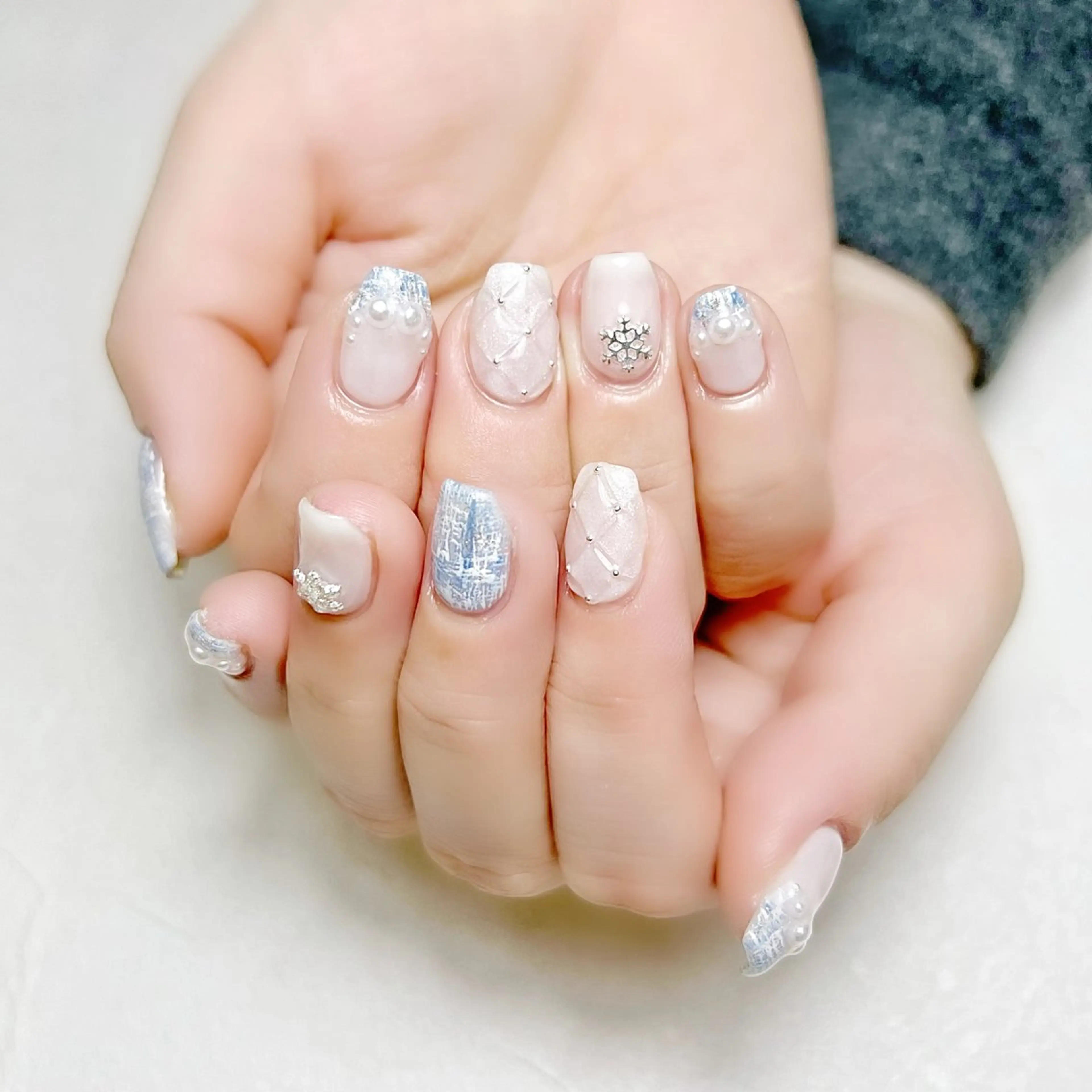 ネイル ブルー フレンチネイル ラメ(グリッター) ツイードネイル ワンホンネイル rouse nail RISATOのネイルデザイン