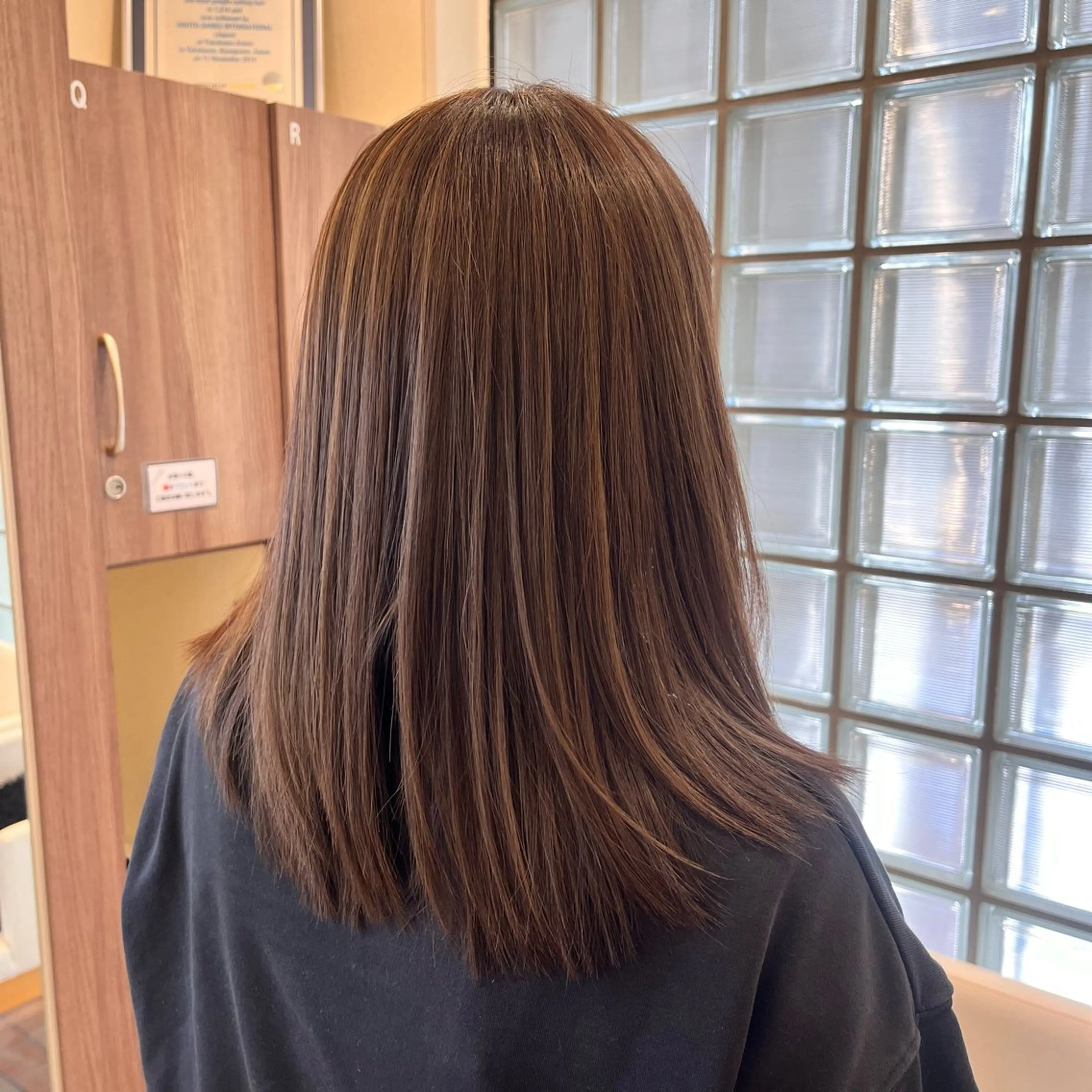 セミロング カラー カット ヘアカラー ナチュラル暖色カラー 🤎 佐藤栞のヘアスタイル