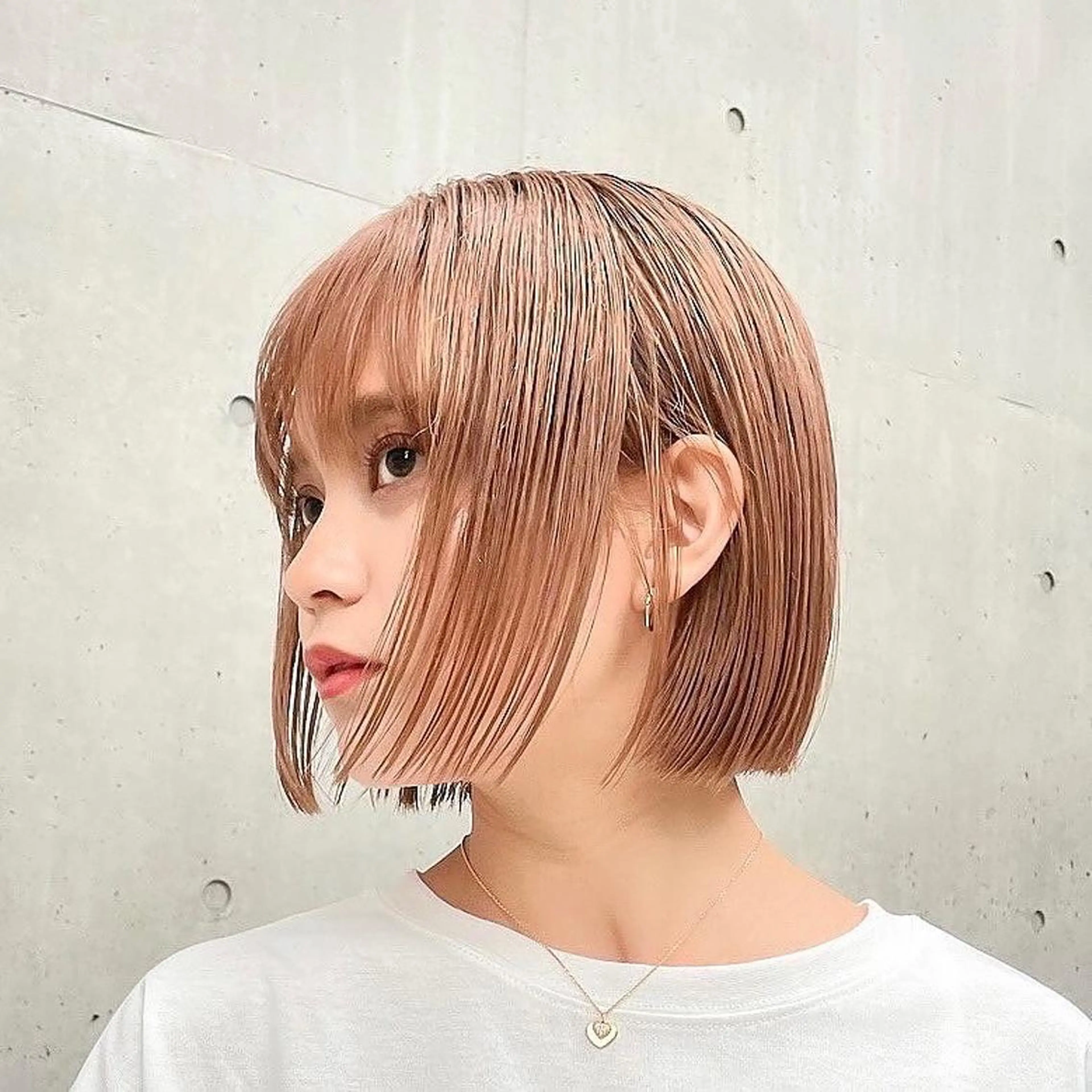 ショート カラー ボブ TOI所属・内野   龍海 / レイヤーカットのヘアスタイル