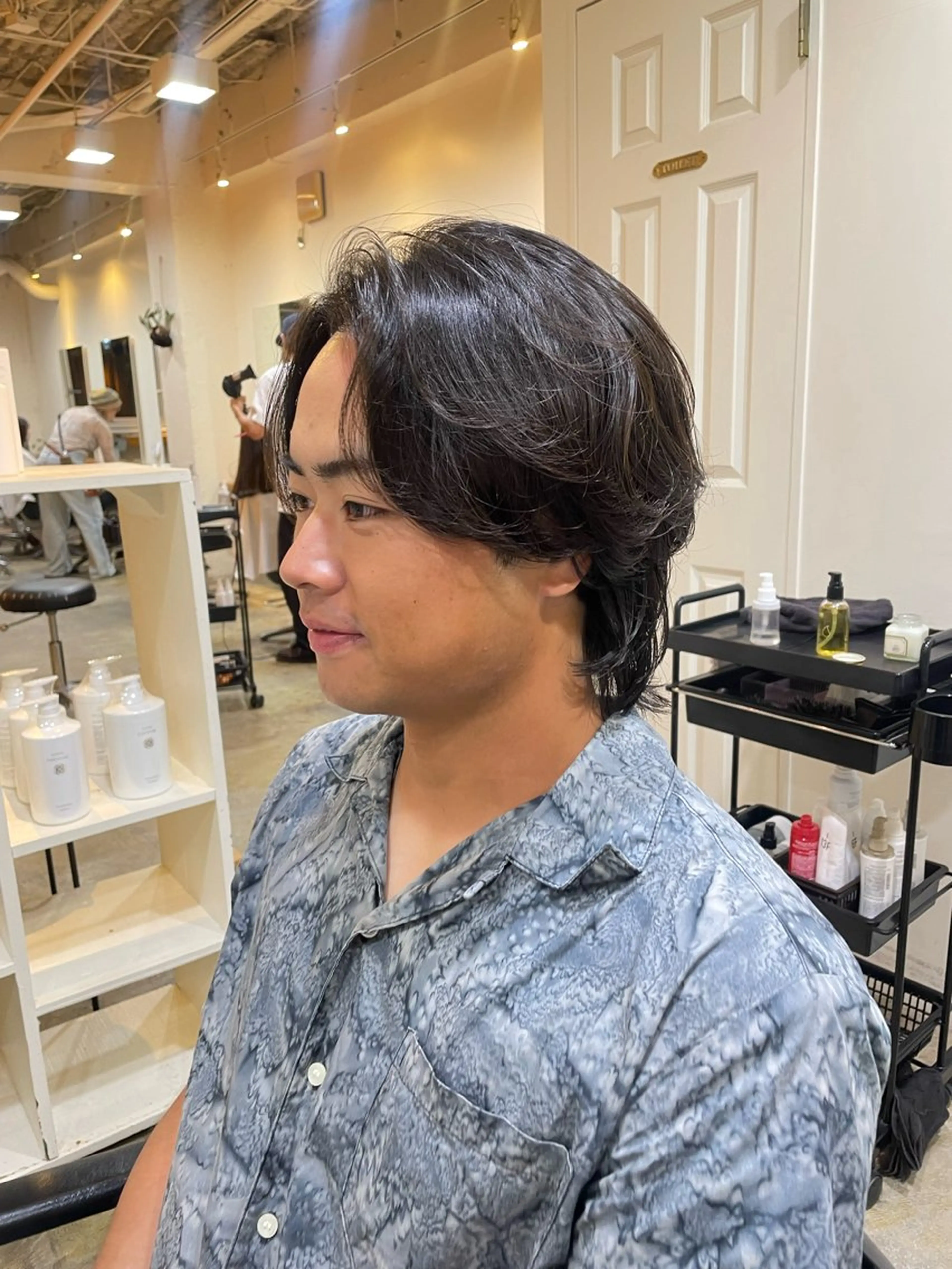 ミディアム パーマ メンズ RIN／韓国ヘア レイヤーカットのヘアスタイル