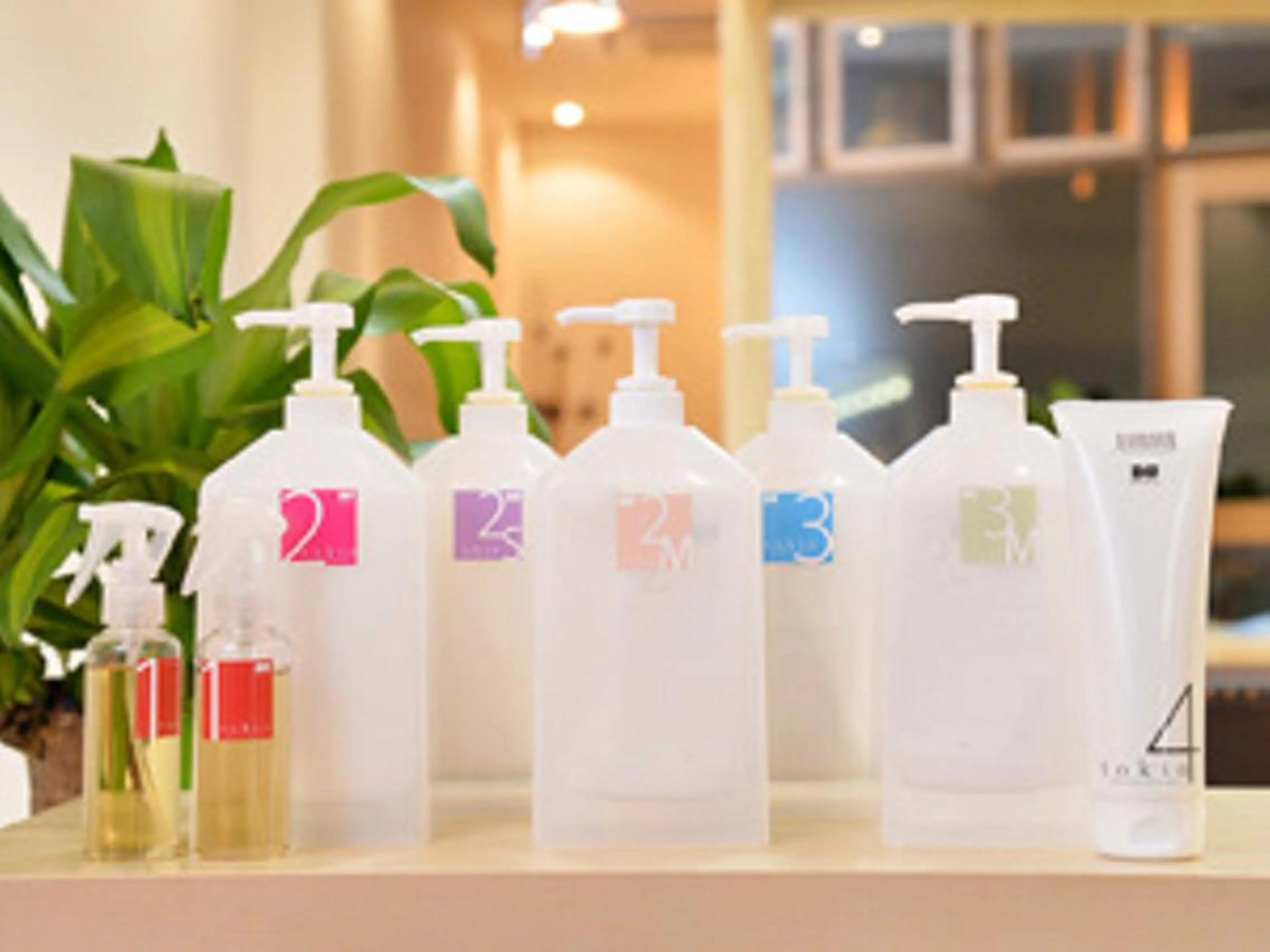 ミディアム カラー ミディアムパーマ アッシュ アッシュブラウン ベージュカラー 黒髪 N° jemica 札幌のヘアスタイル