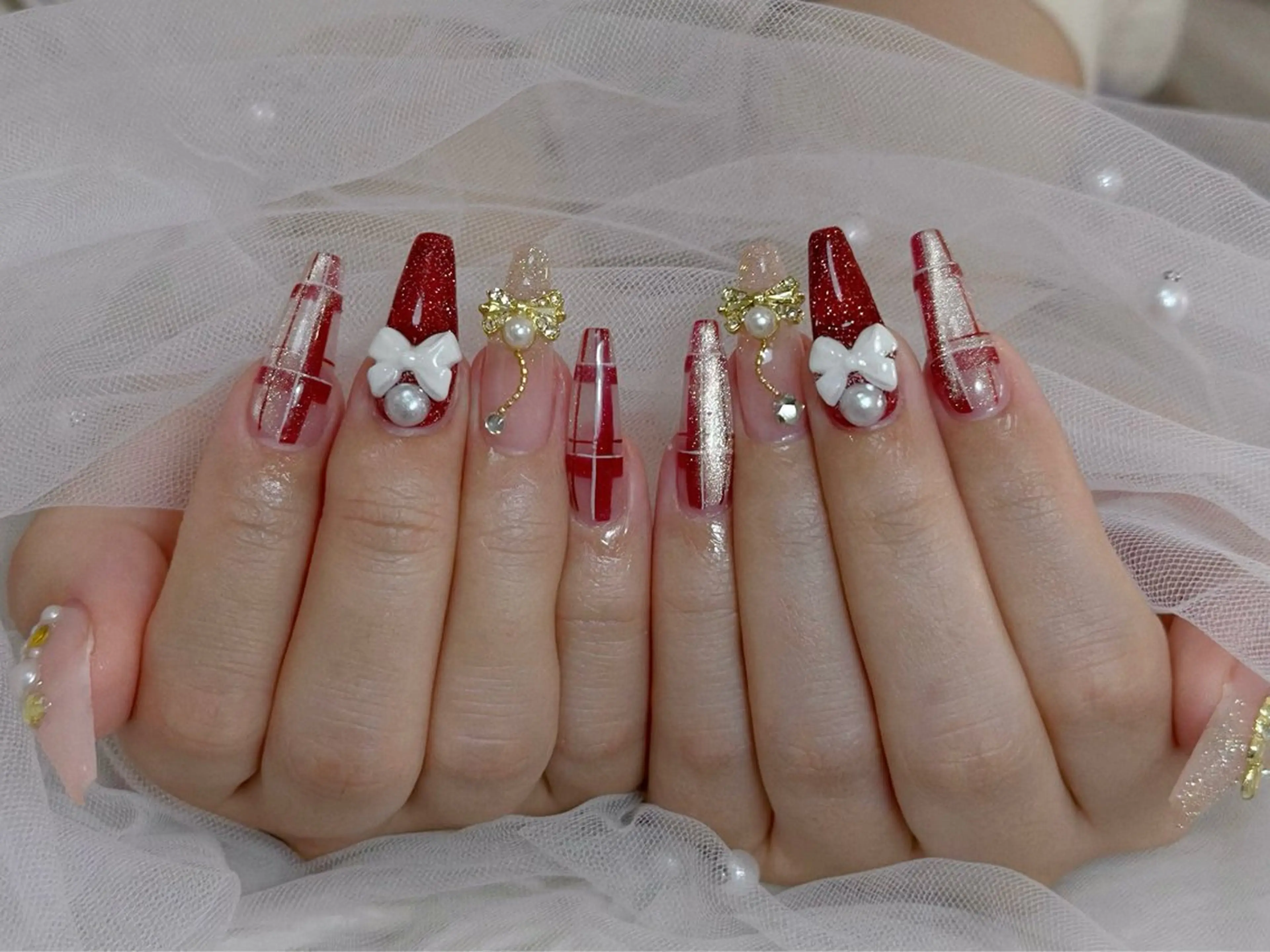 ネイル オーロラネイル ボルドー ブラウン 氷ネイル・うるうるネイル キラキラネイル ハンドネイル Julli ジュリのネイルデザイン