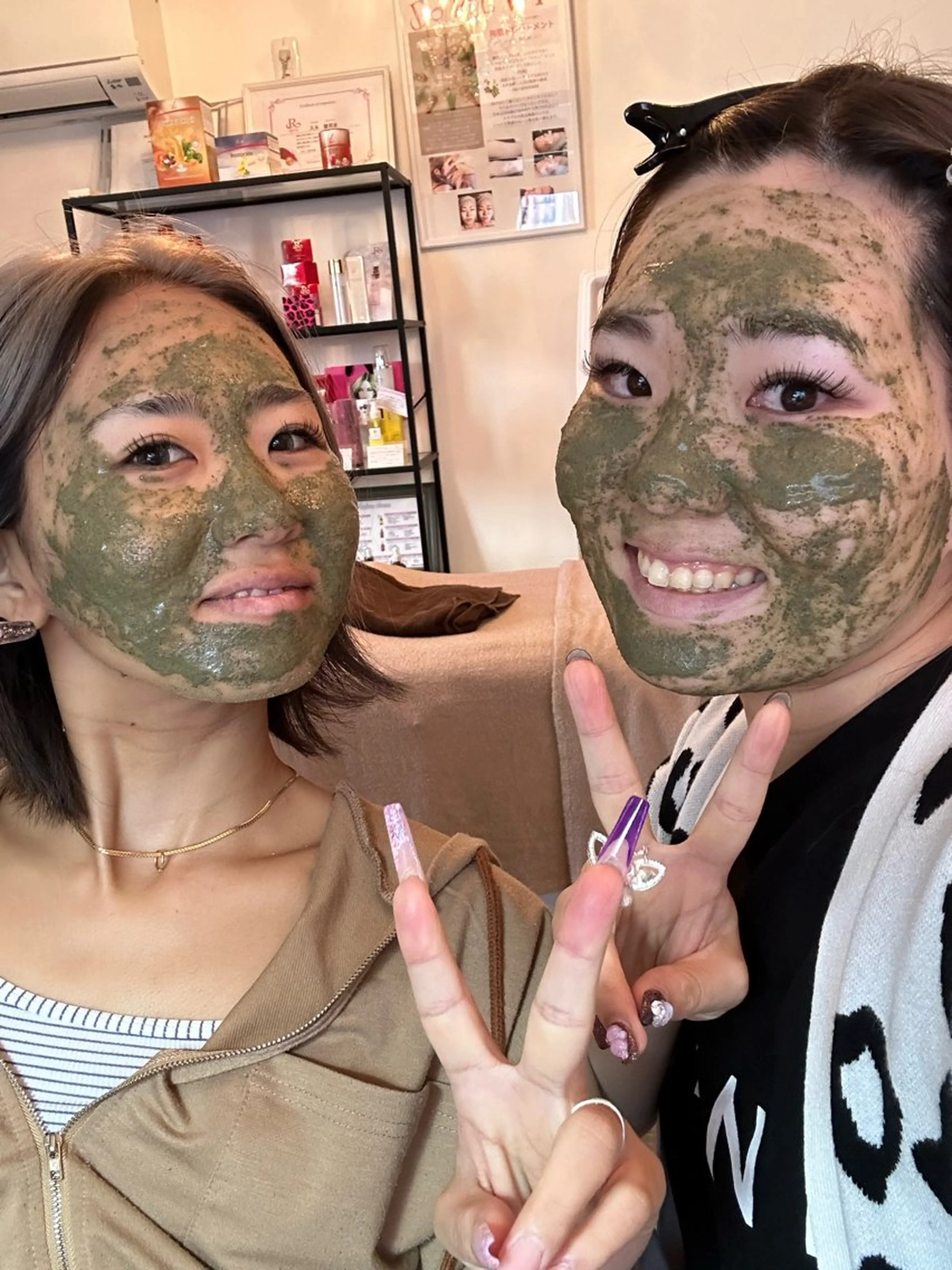 エステ Feel♡ JYURIAのネイルデザイン