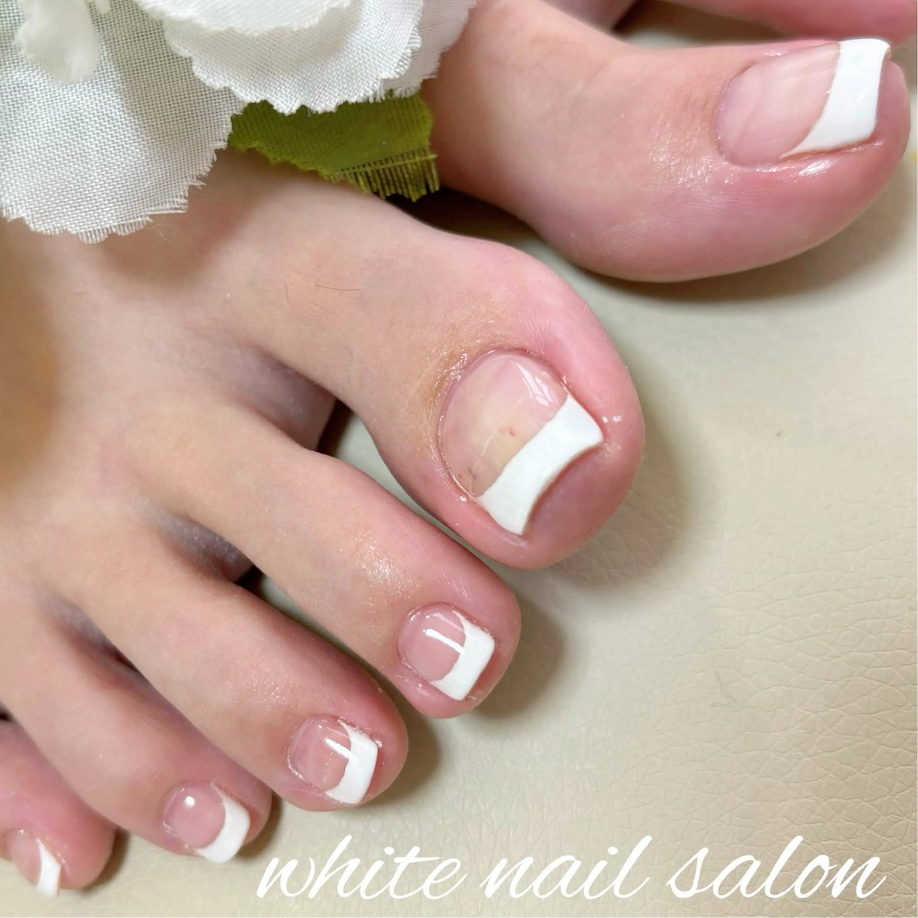 ネイル ホワイト フットネイル white nail salonのネイルデザイン