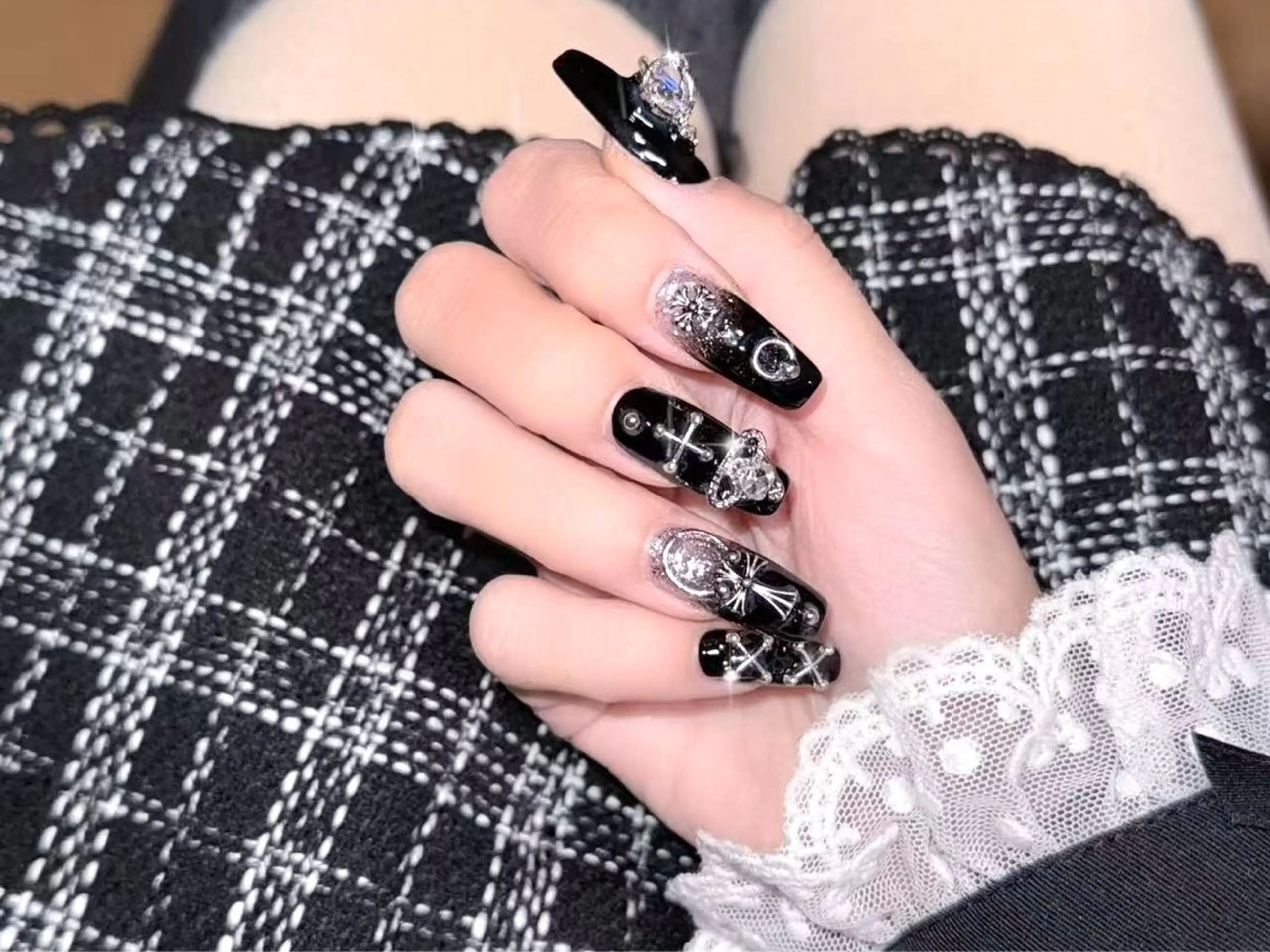 ネイル Dark honey池袋店所属・佐藤 アリアのネイルデザイン